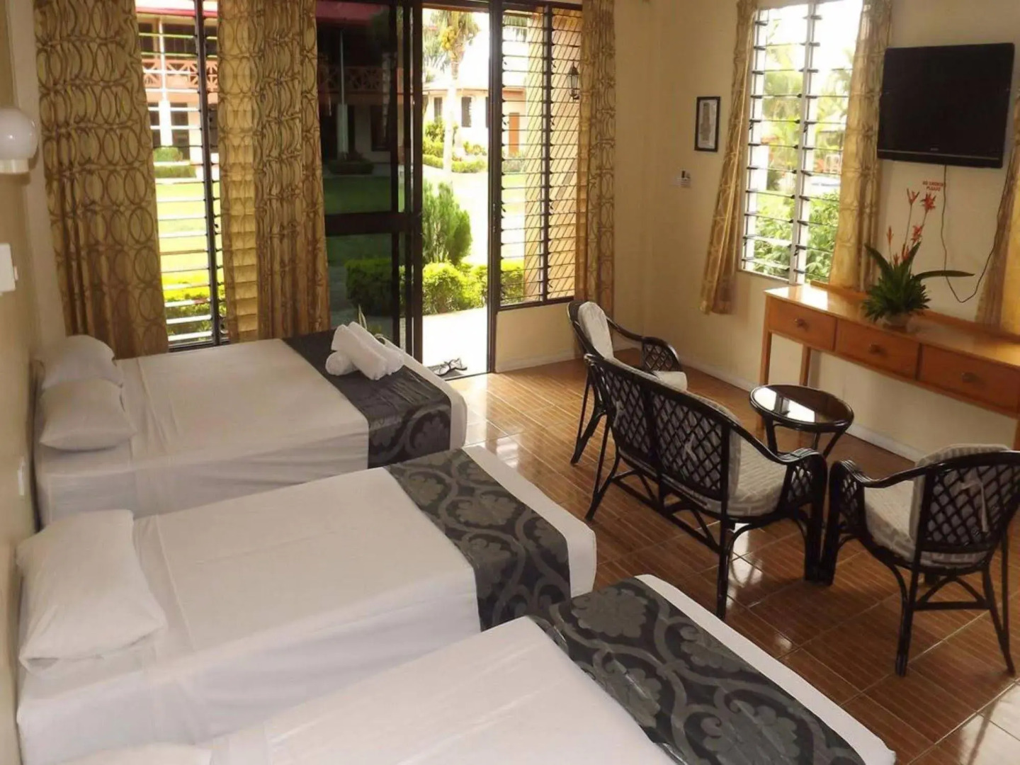 Wailoaloa Beach Resort Fiji