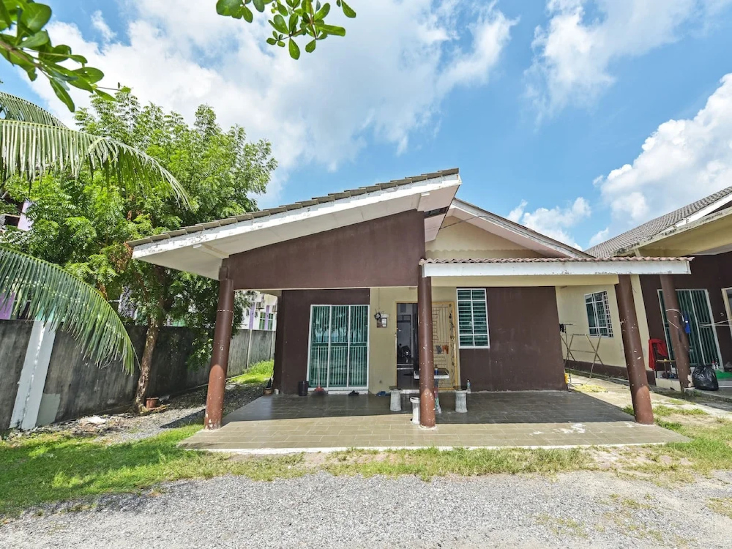 Oyo 90596 Casaria Inn