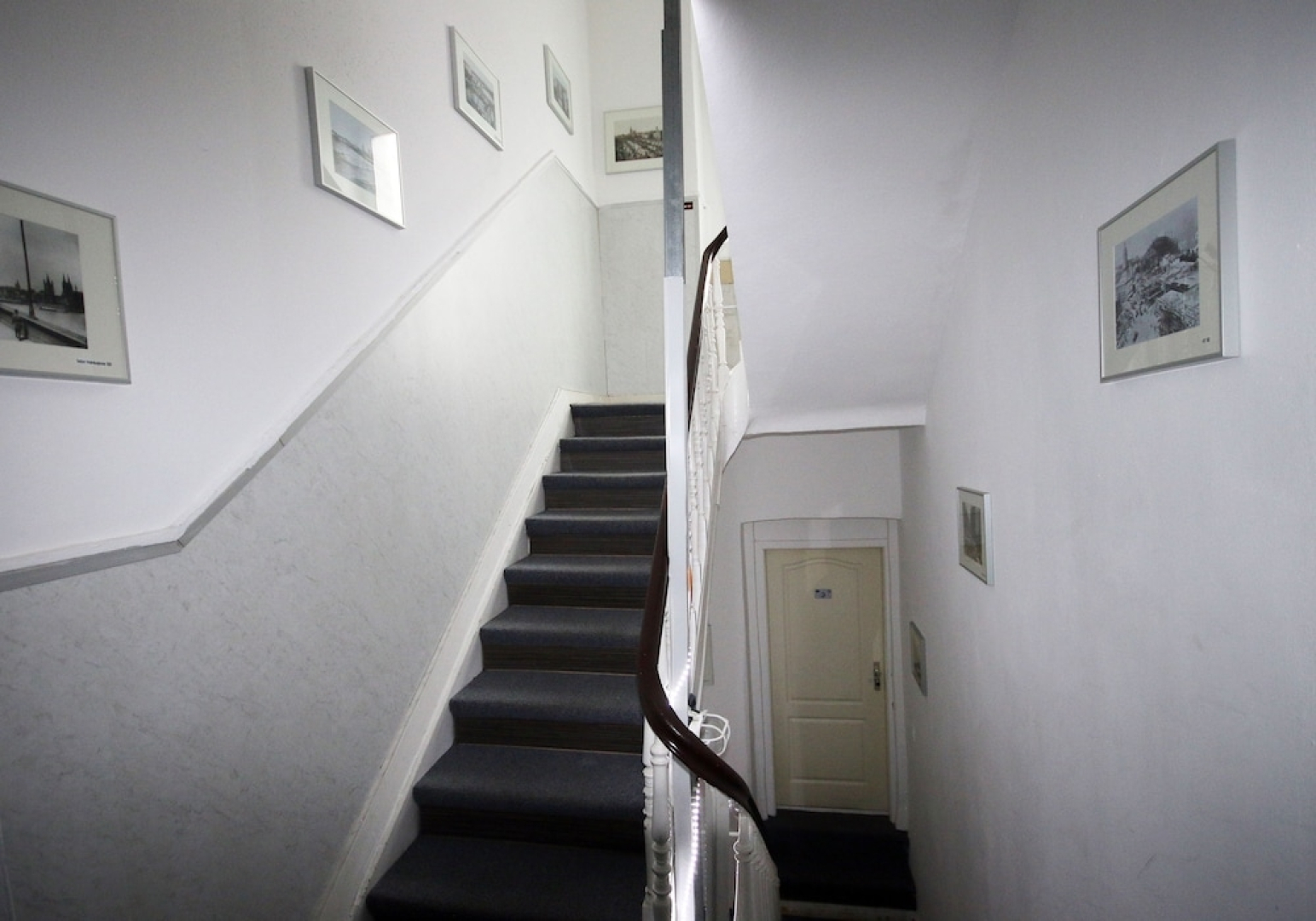 The Penny Pincher Inn - Hostel