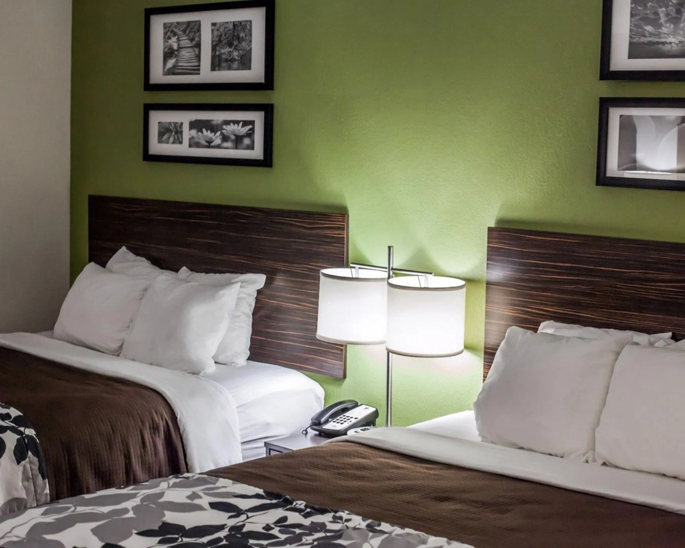 Garner Hotel Topeka West, by IHG