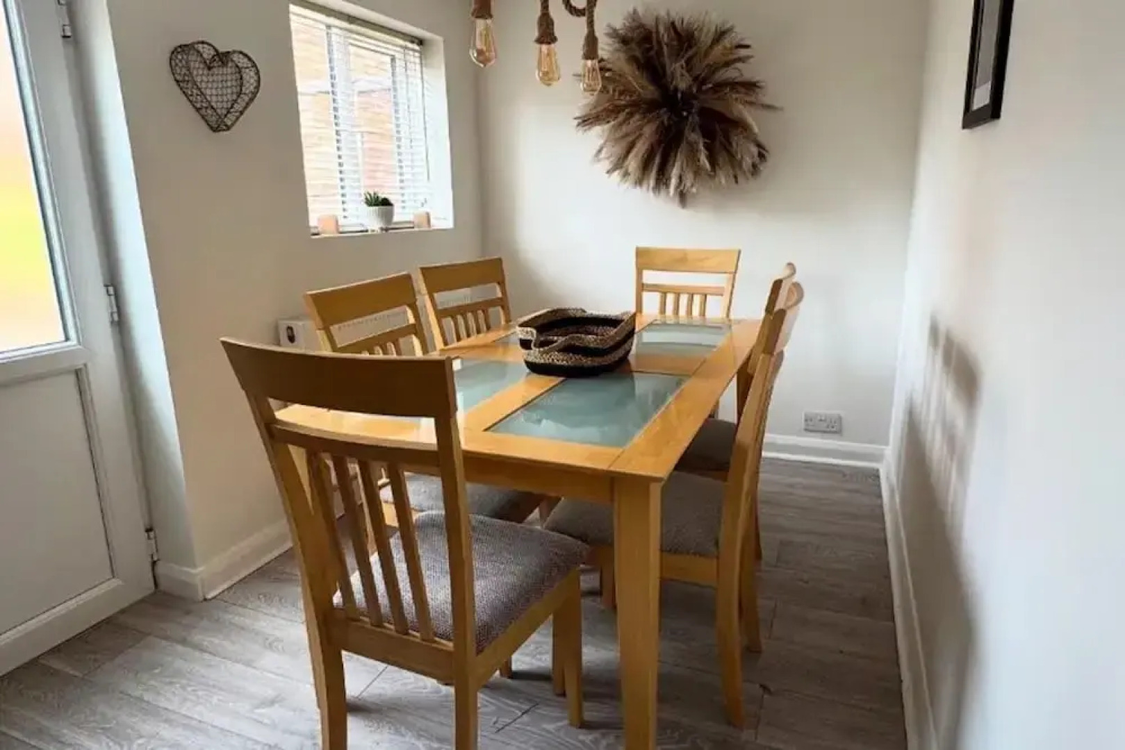 Charming Middlewich House - Sleeps 4