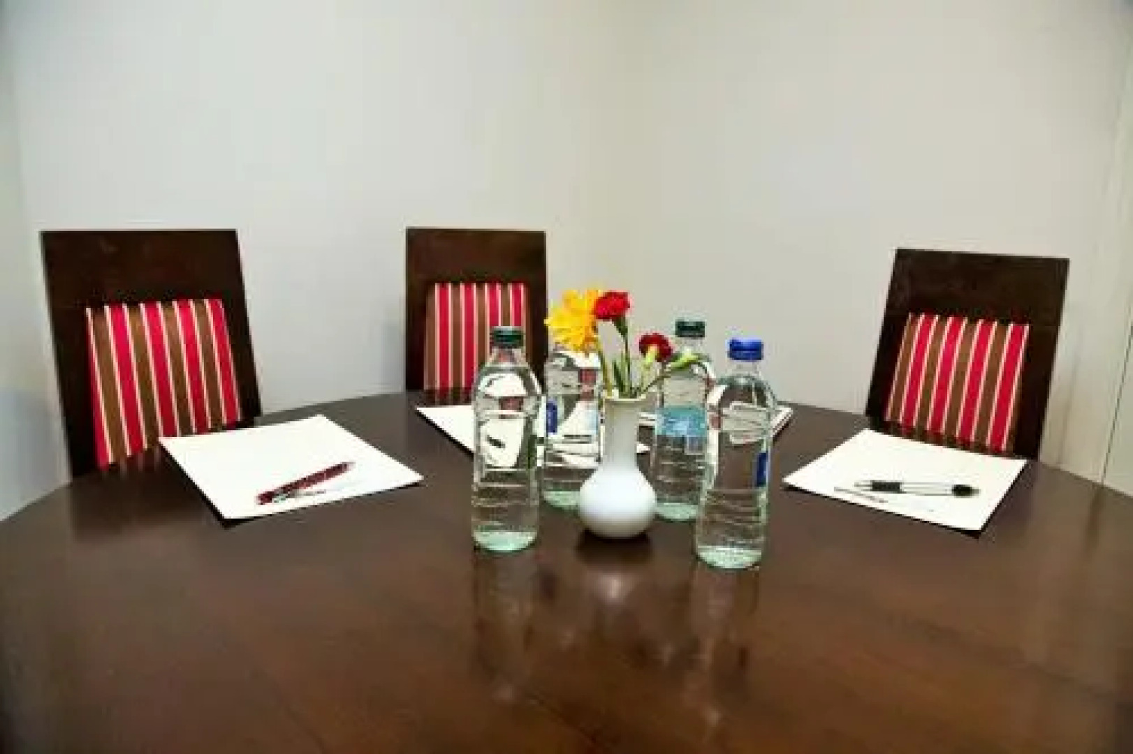 Peacockes Hotel & Complex