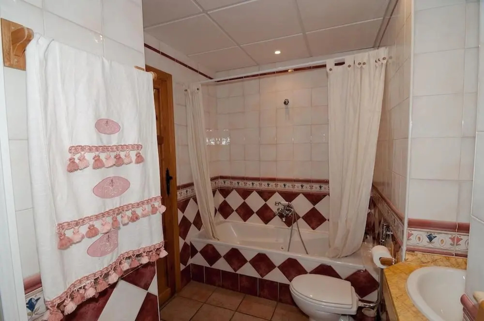 House With 2 Bedrooms in Torrejón el Rubio, With Wonderful Mountain Vi