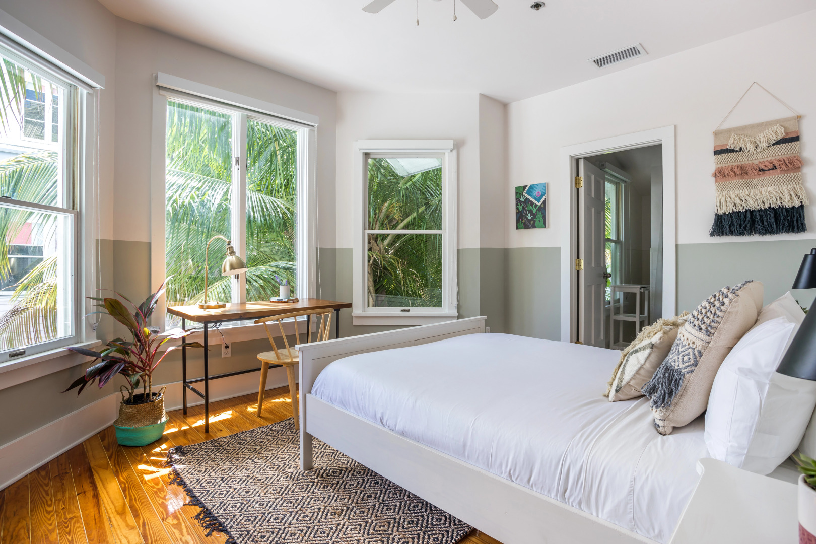 Miami River Inn By Renzzi