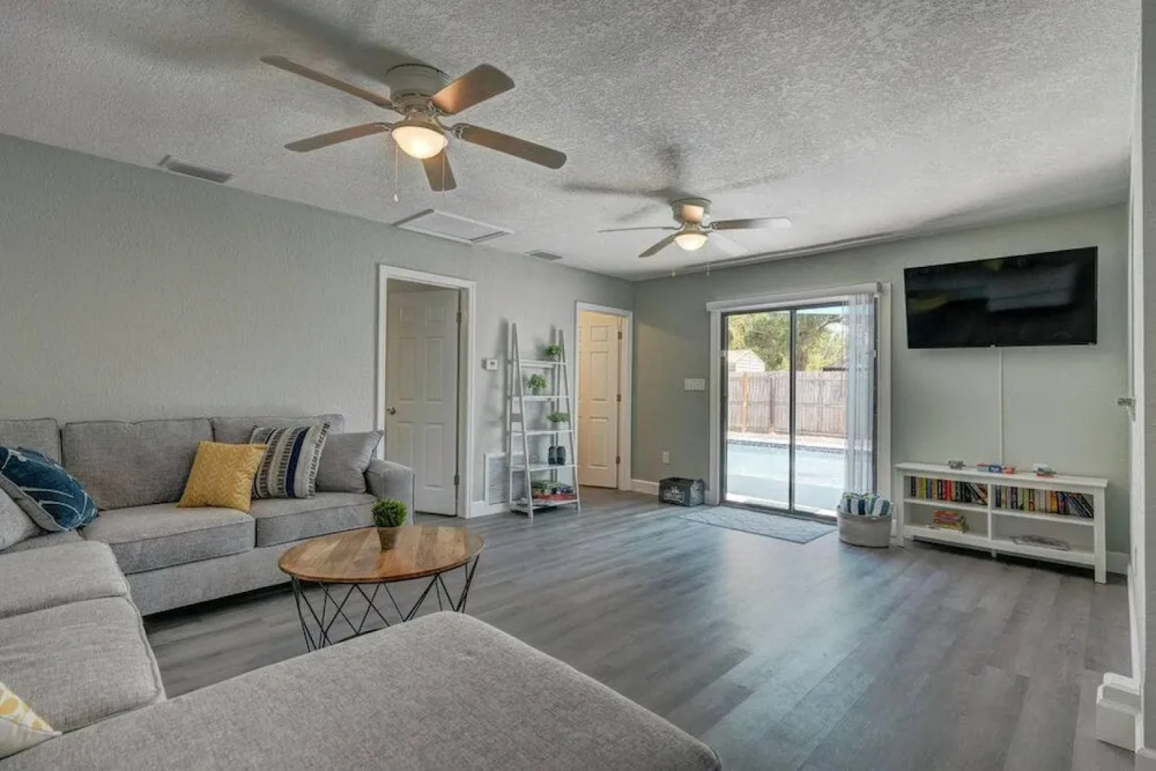 Heated Pool Close to St Pete Tampa Pet Friendly