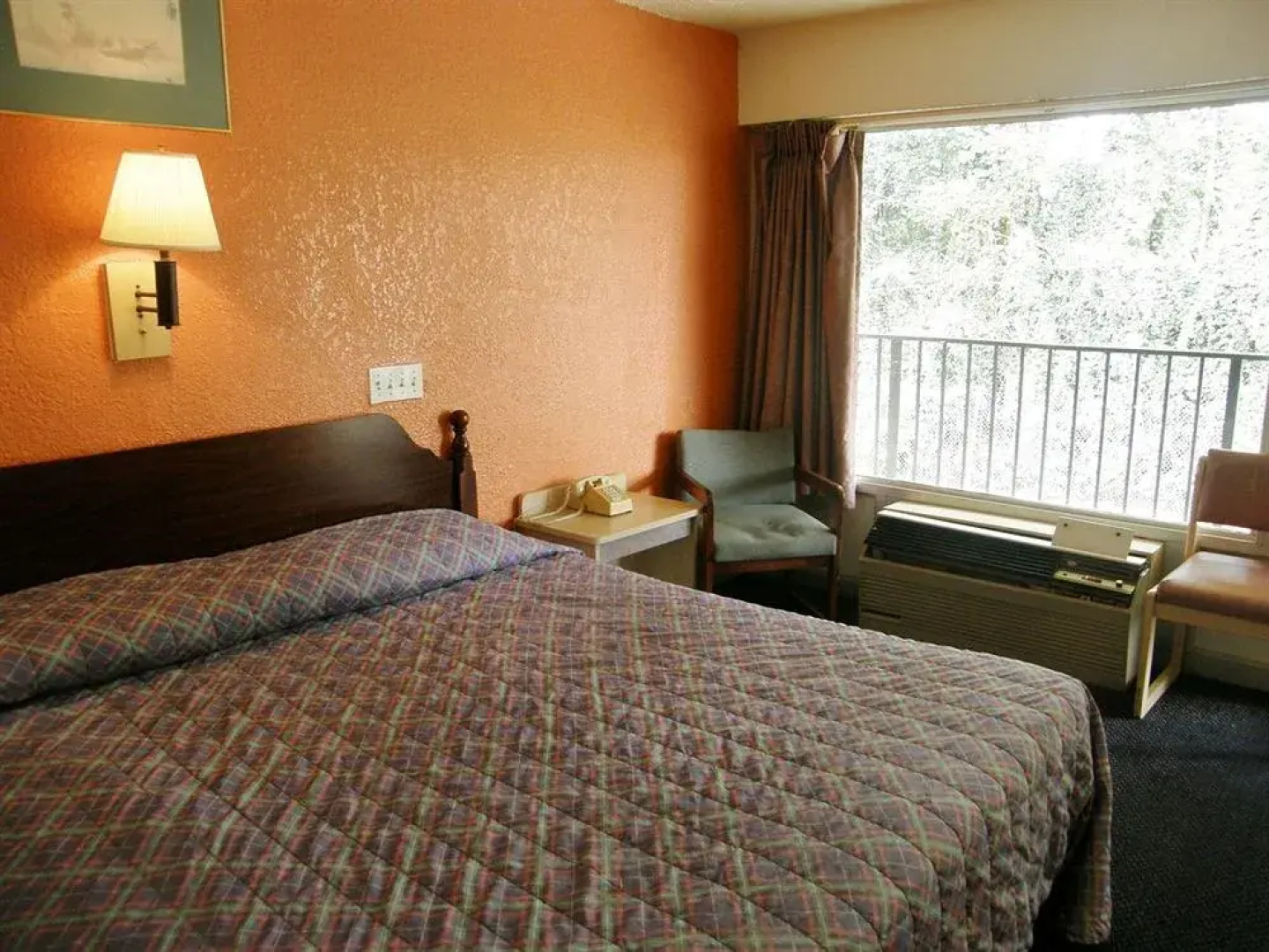 The Economy Inn - Wesley Chapel