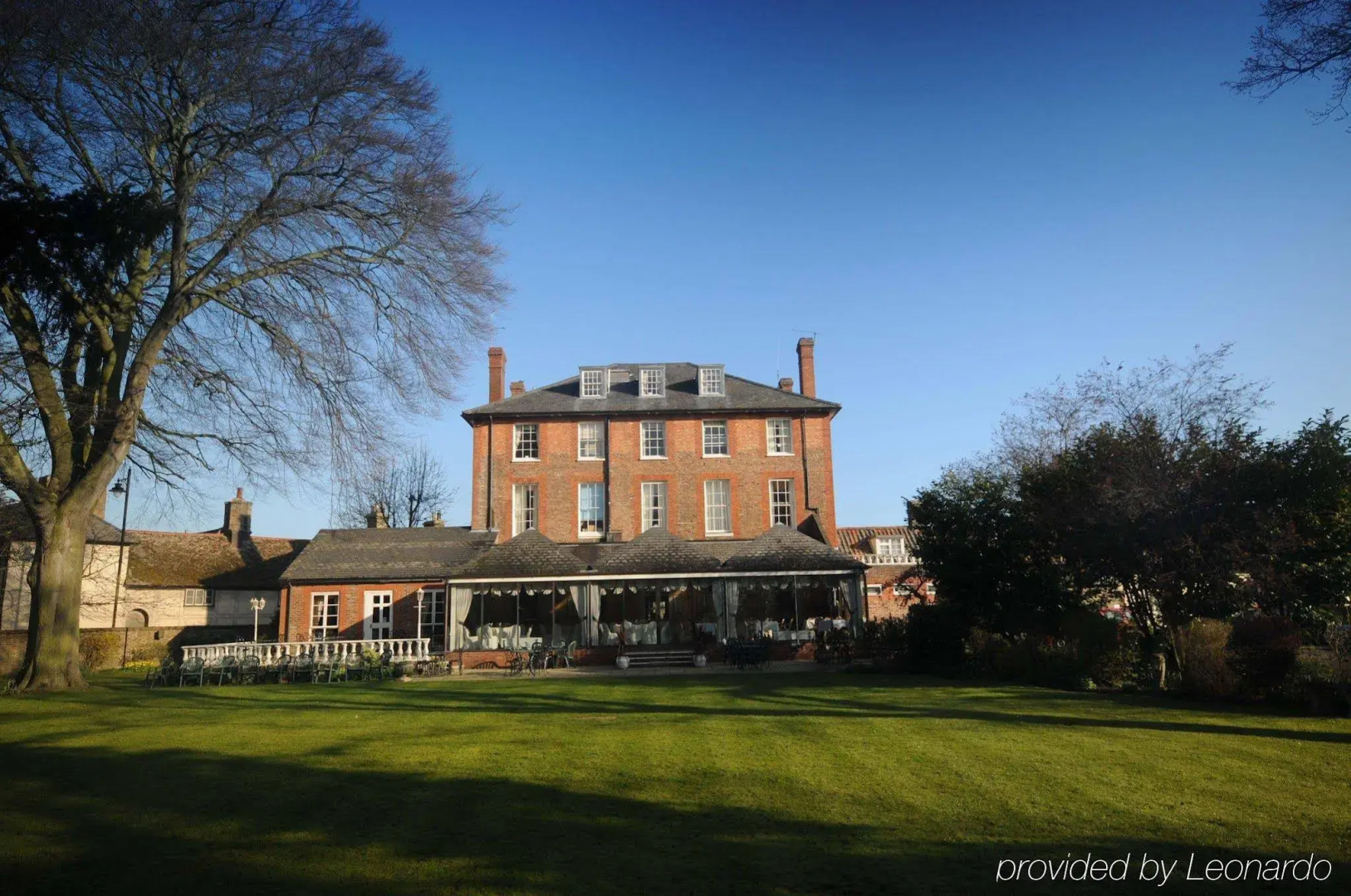 The Riverside House Hotel