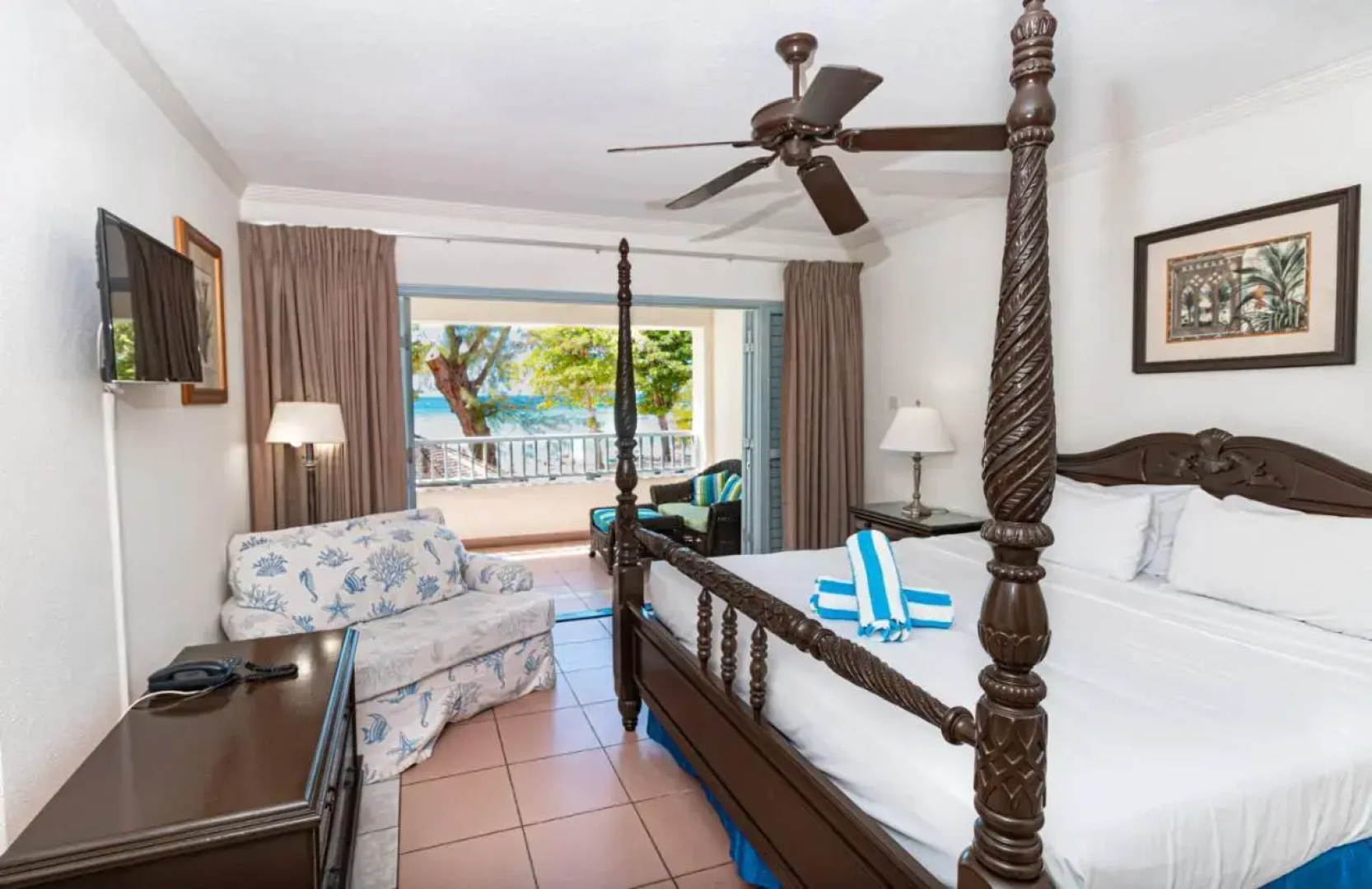 Savannah Beach Club Hotel