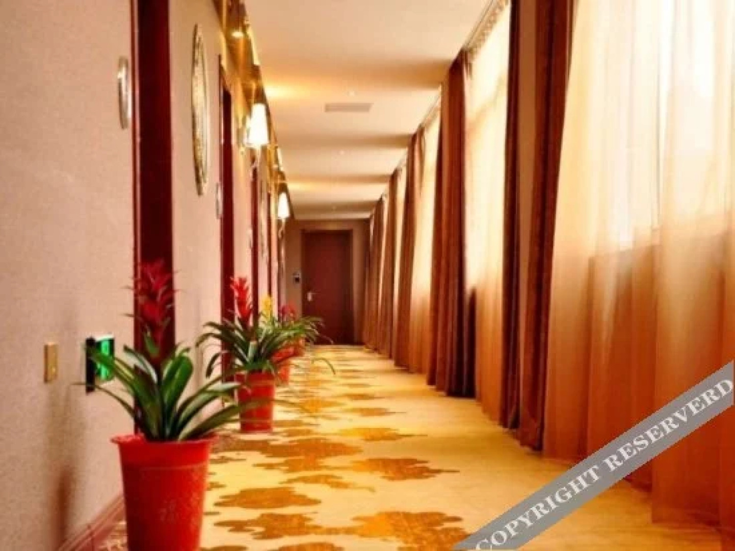 V9 Holiday Chain Hotel (Yingcheng Hanyi)