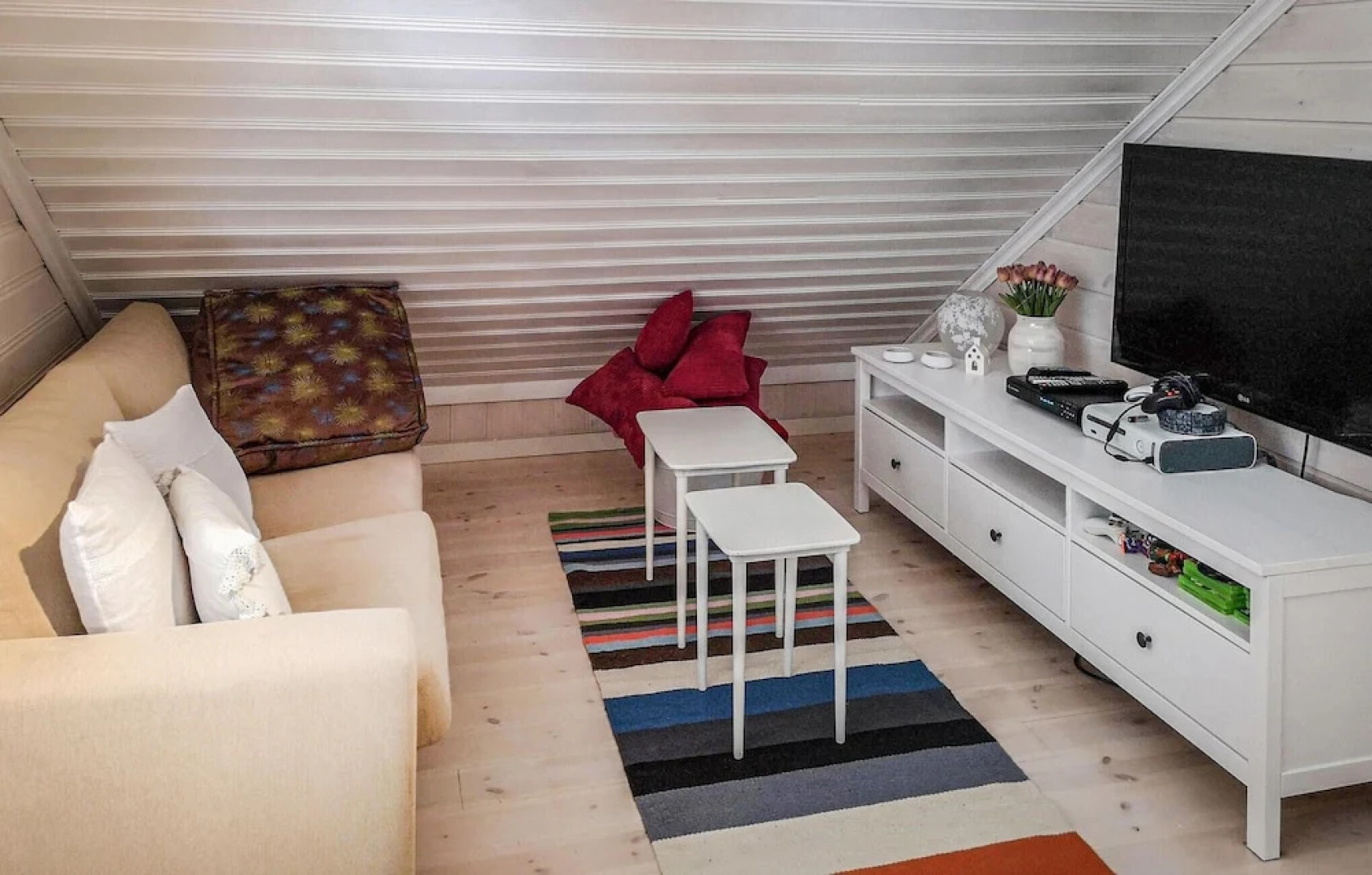 Nice Home in Hebnes With 4 Bedrooms and Wifi