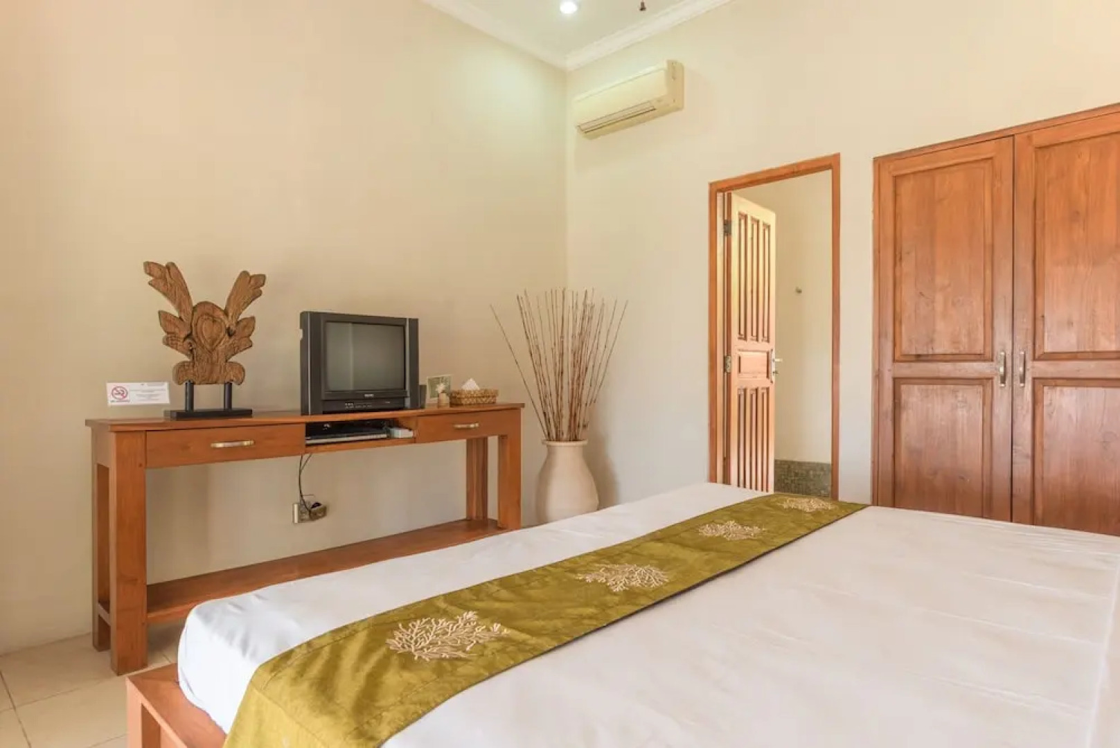 Villa Lotus Kayuputih