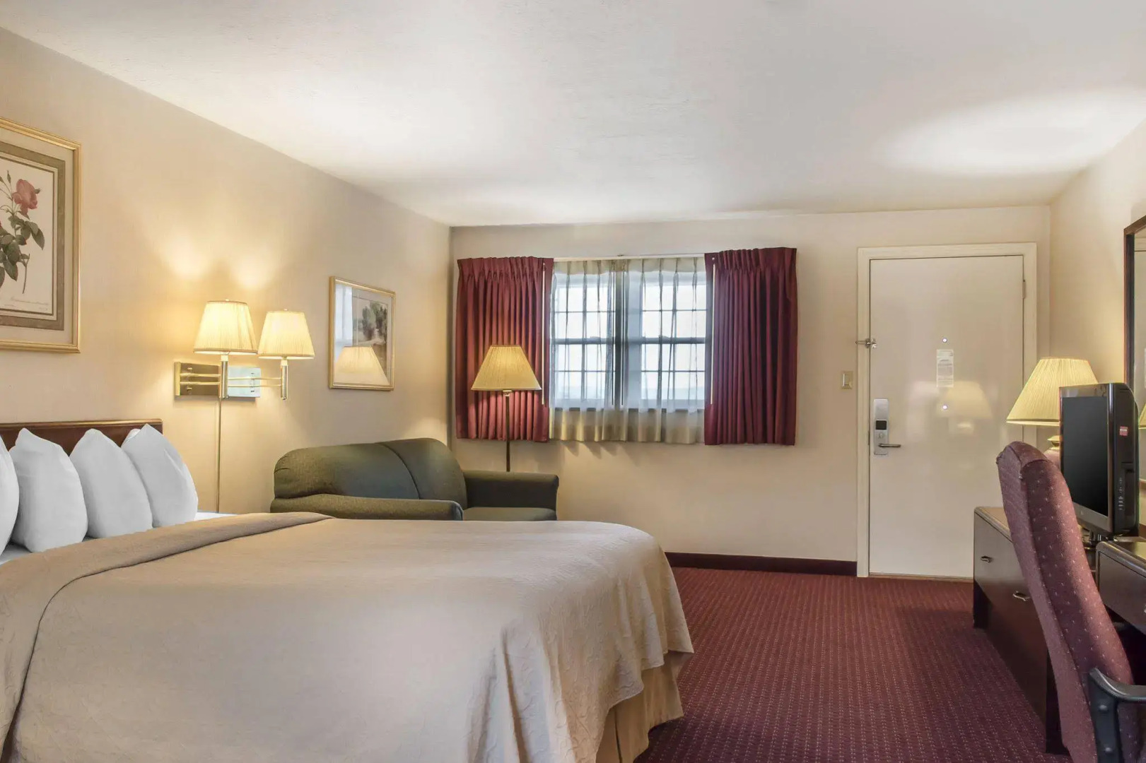 Quality Inn Breeze Manor