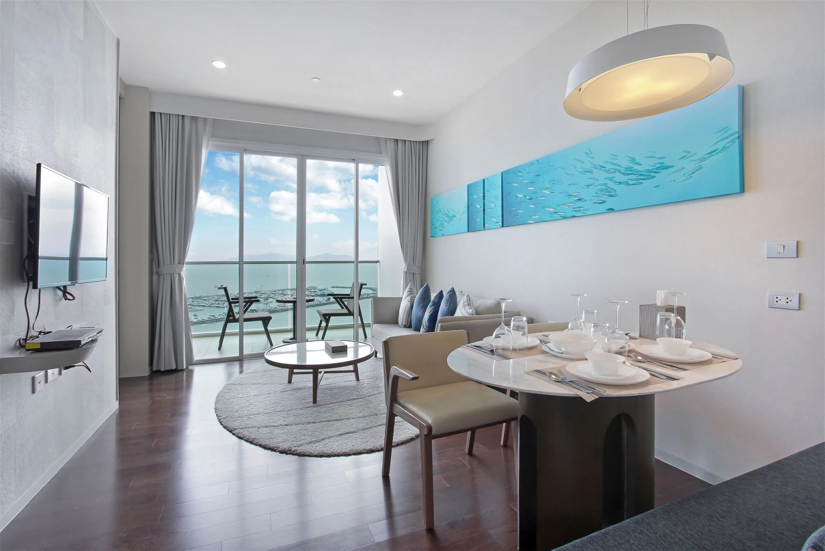 White Sand Beach Residences Pattaya