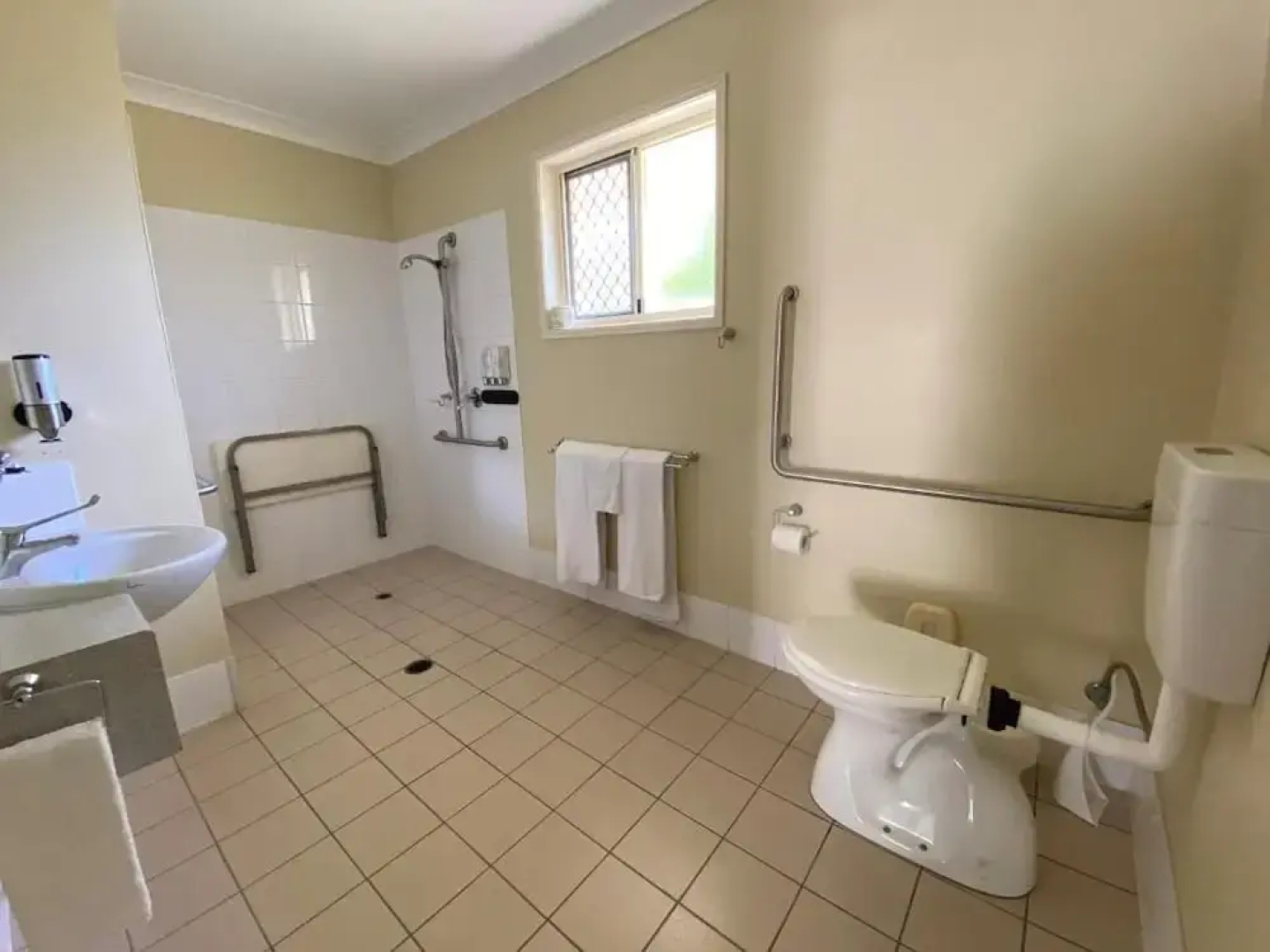 Country Roads Motor Inn Gayndah Qld