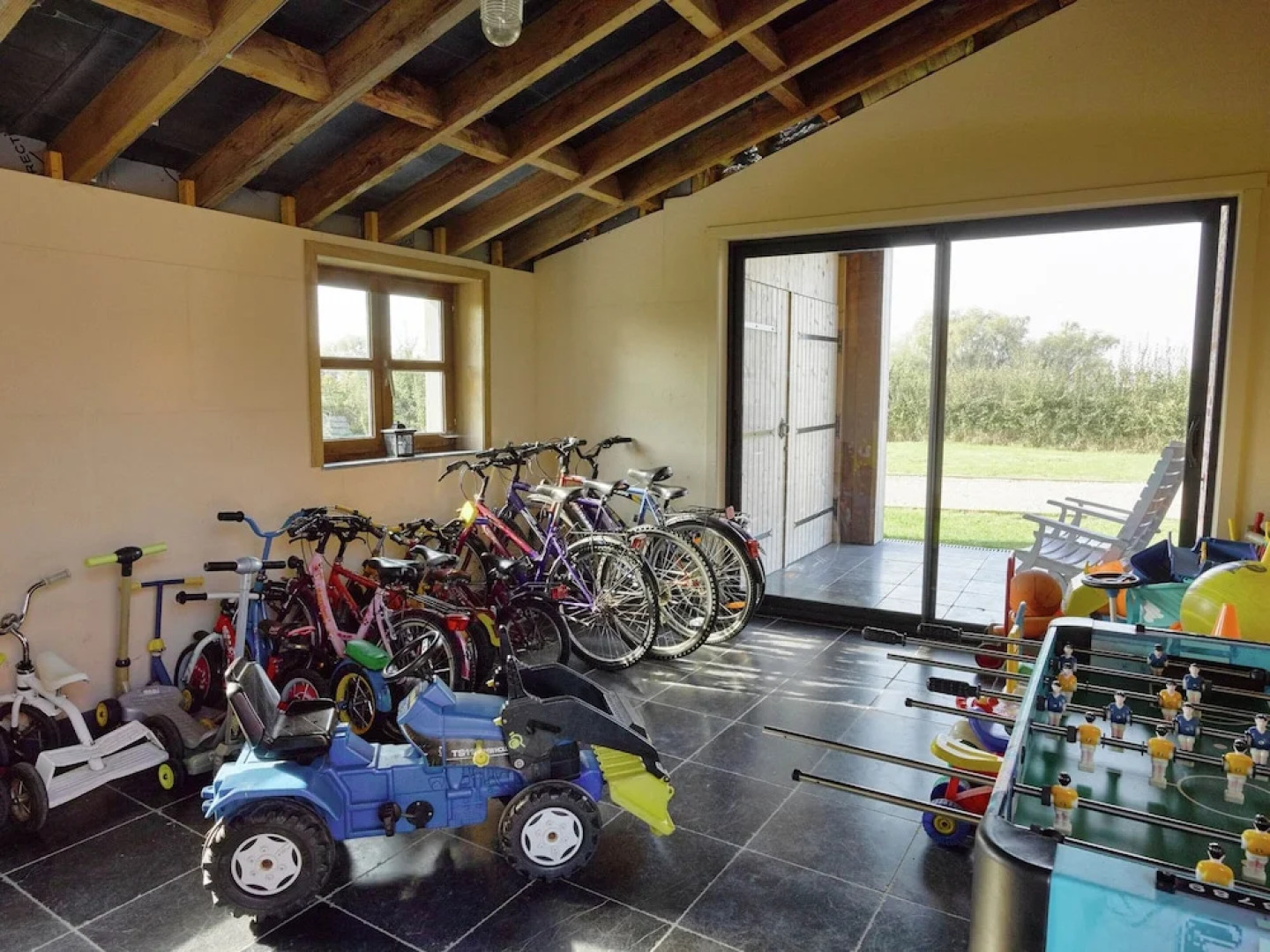 Diksmuide Mansion With Games