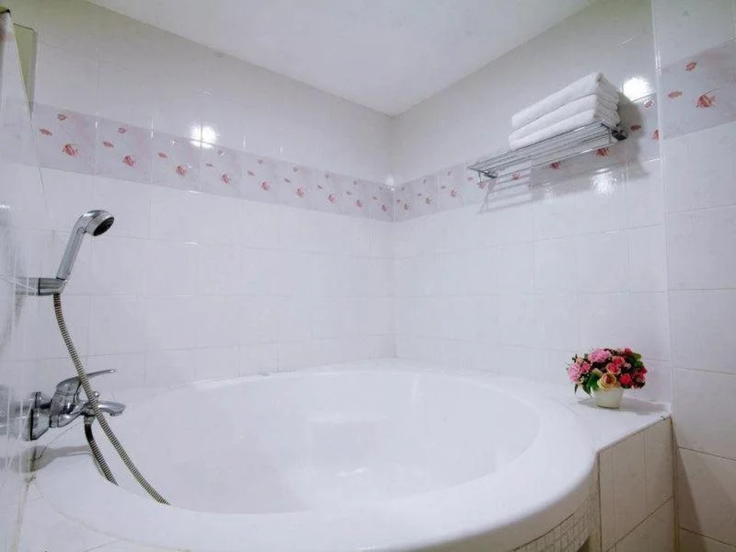 River Hotel Nakhon Pathom