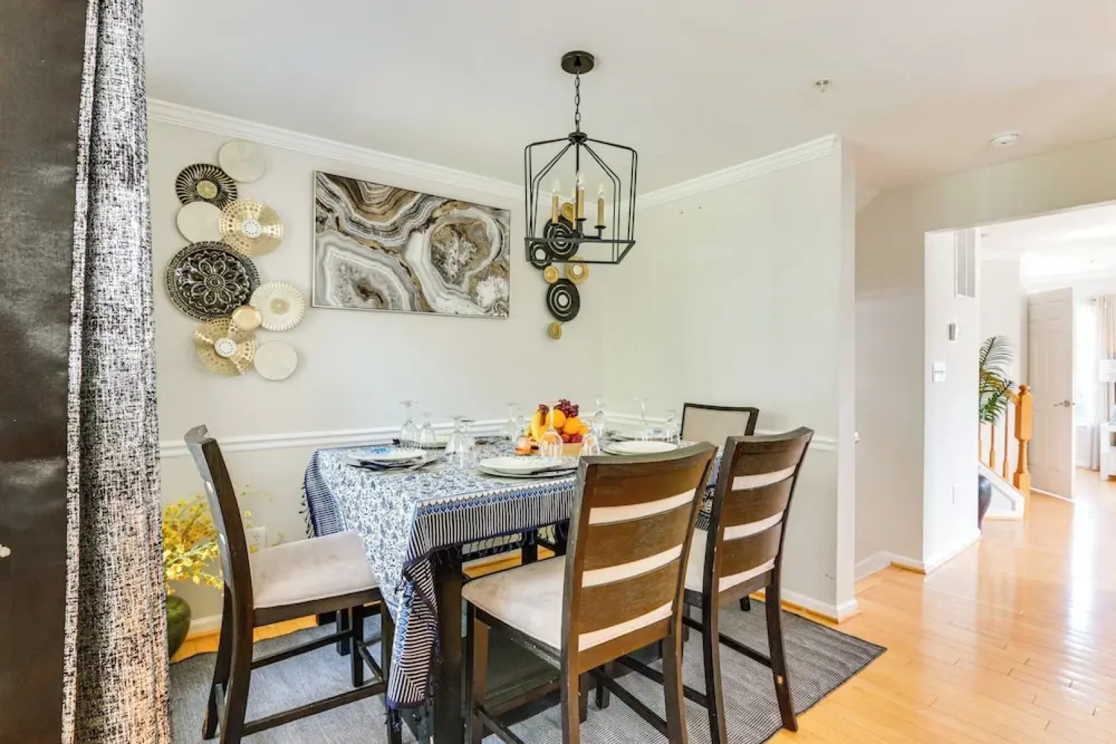 < 2 Mi to Dtwn Hagerstown: Townhome w/ Fireplace