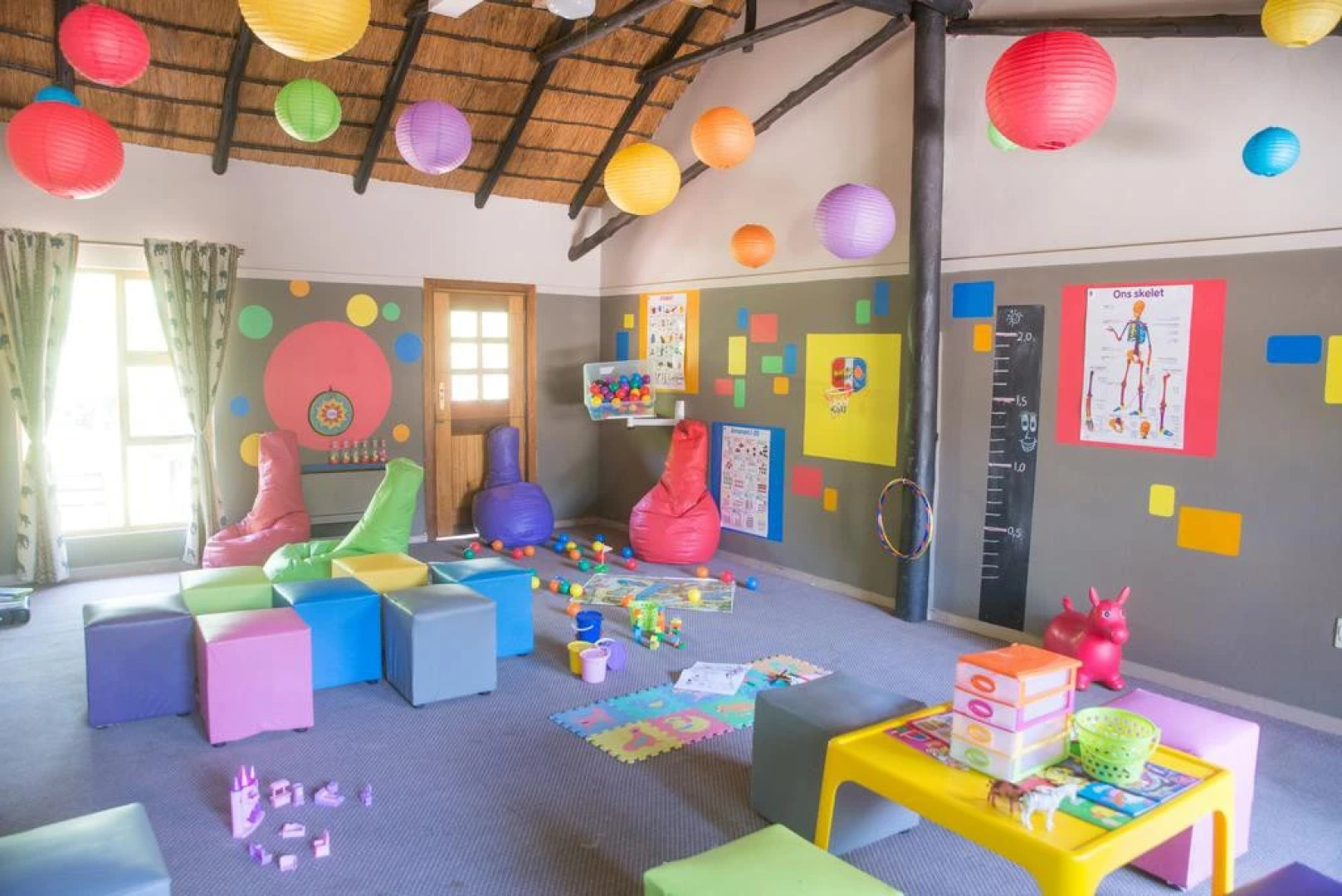 Shangri-La Country Hotel