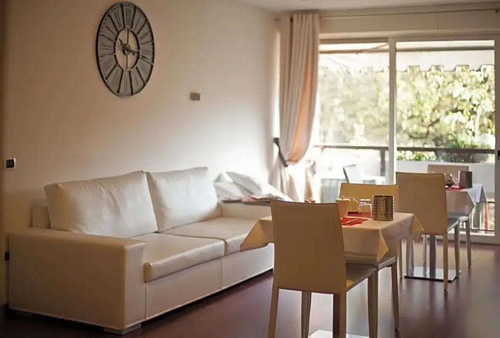 Botton DOro 2 Basiglio B&B