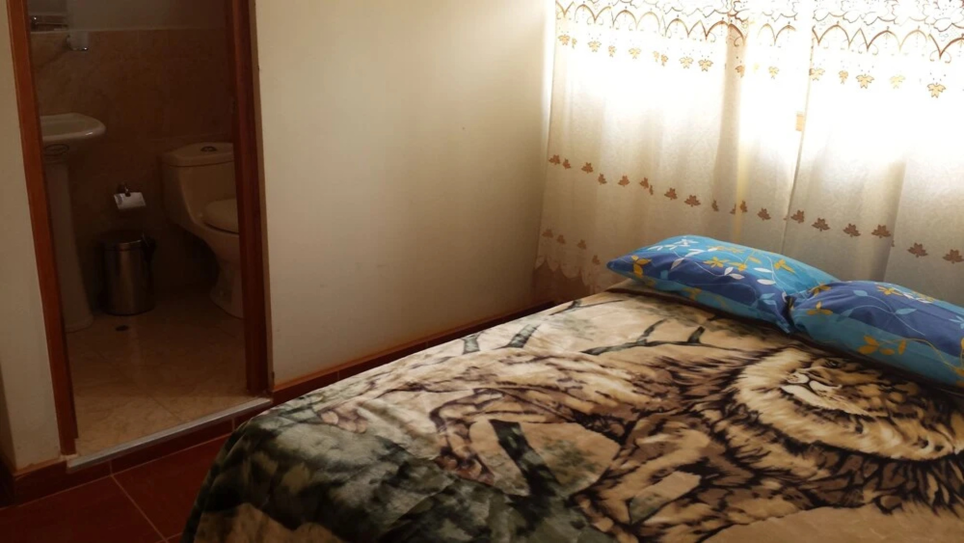 Hostal y Restaurante Business Rosh