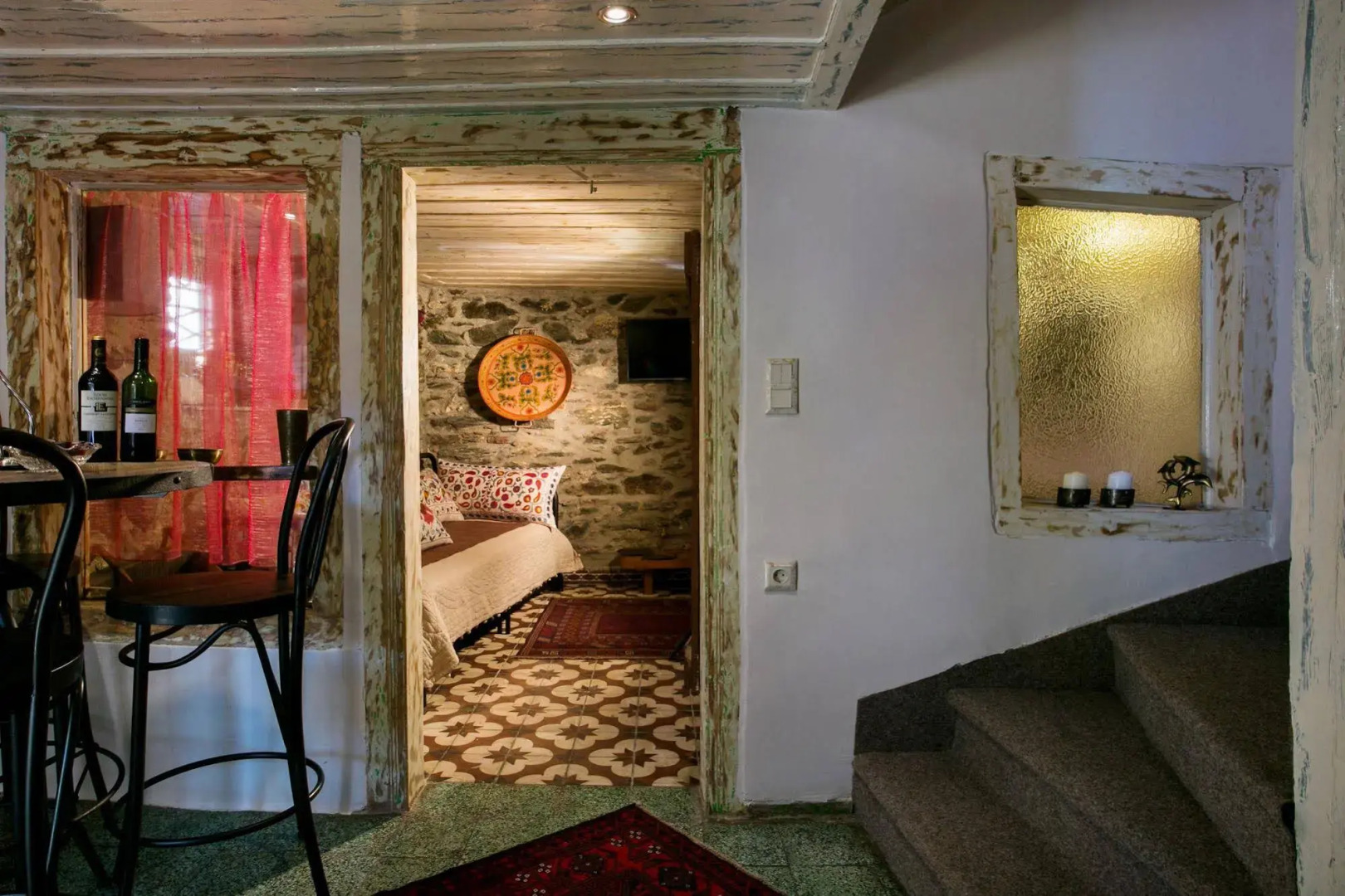 Classic Villa Ottoman