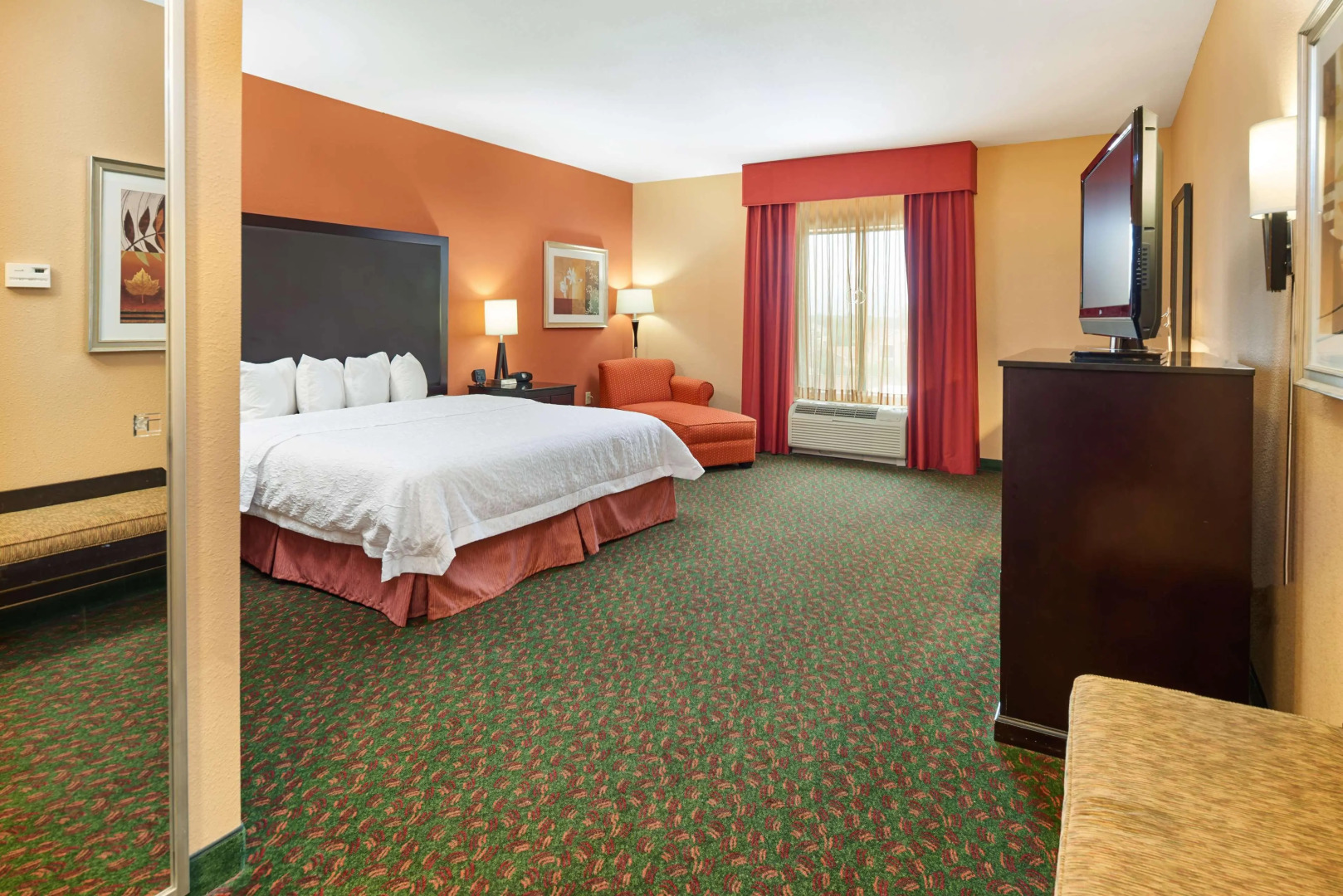 Hampton Inn & Suites Waco-South