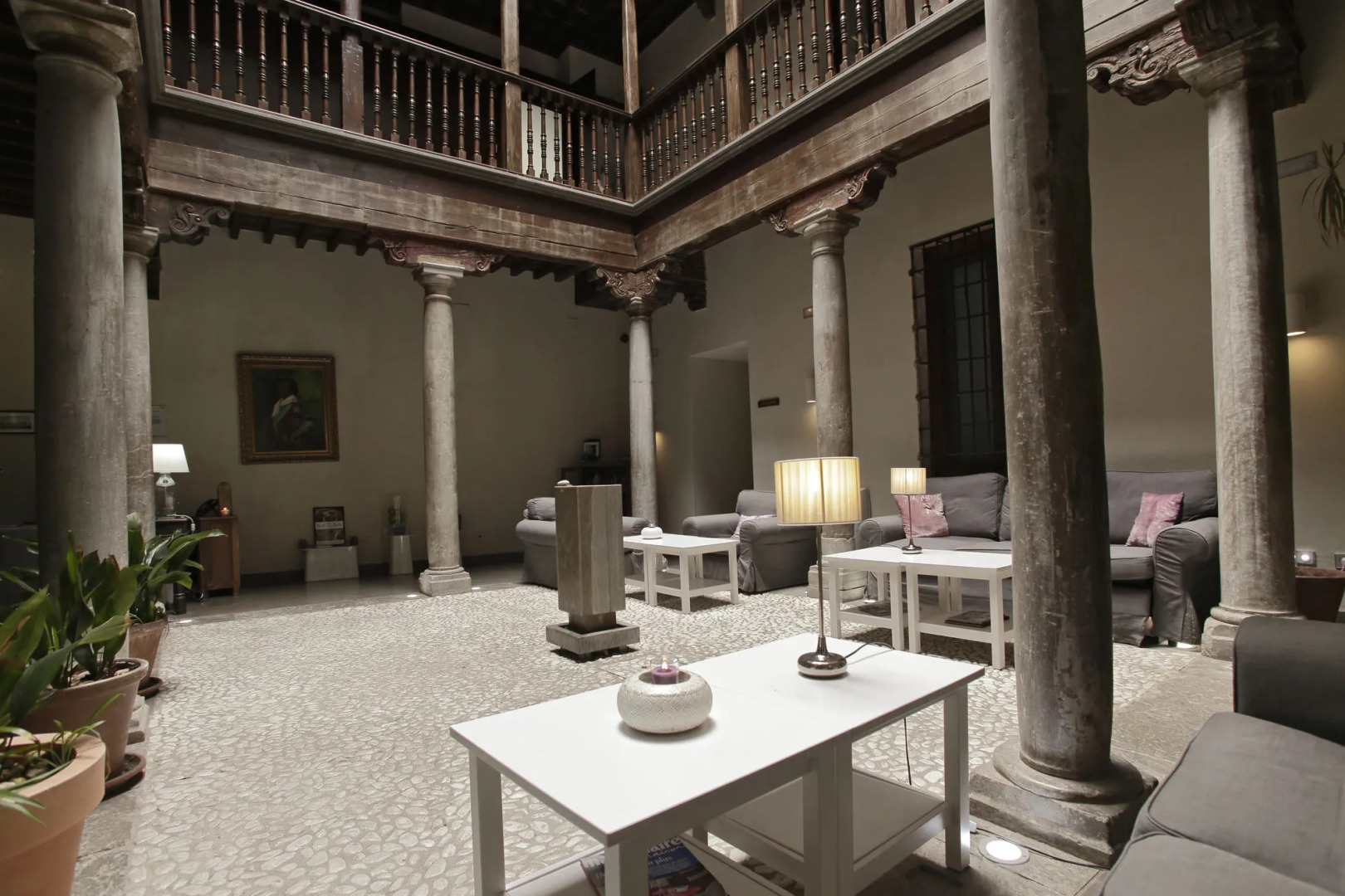 Shine Albayzín Hotel