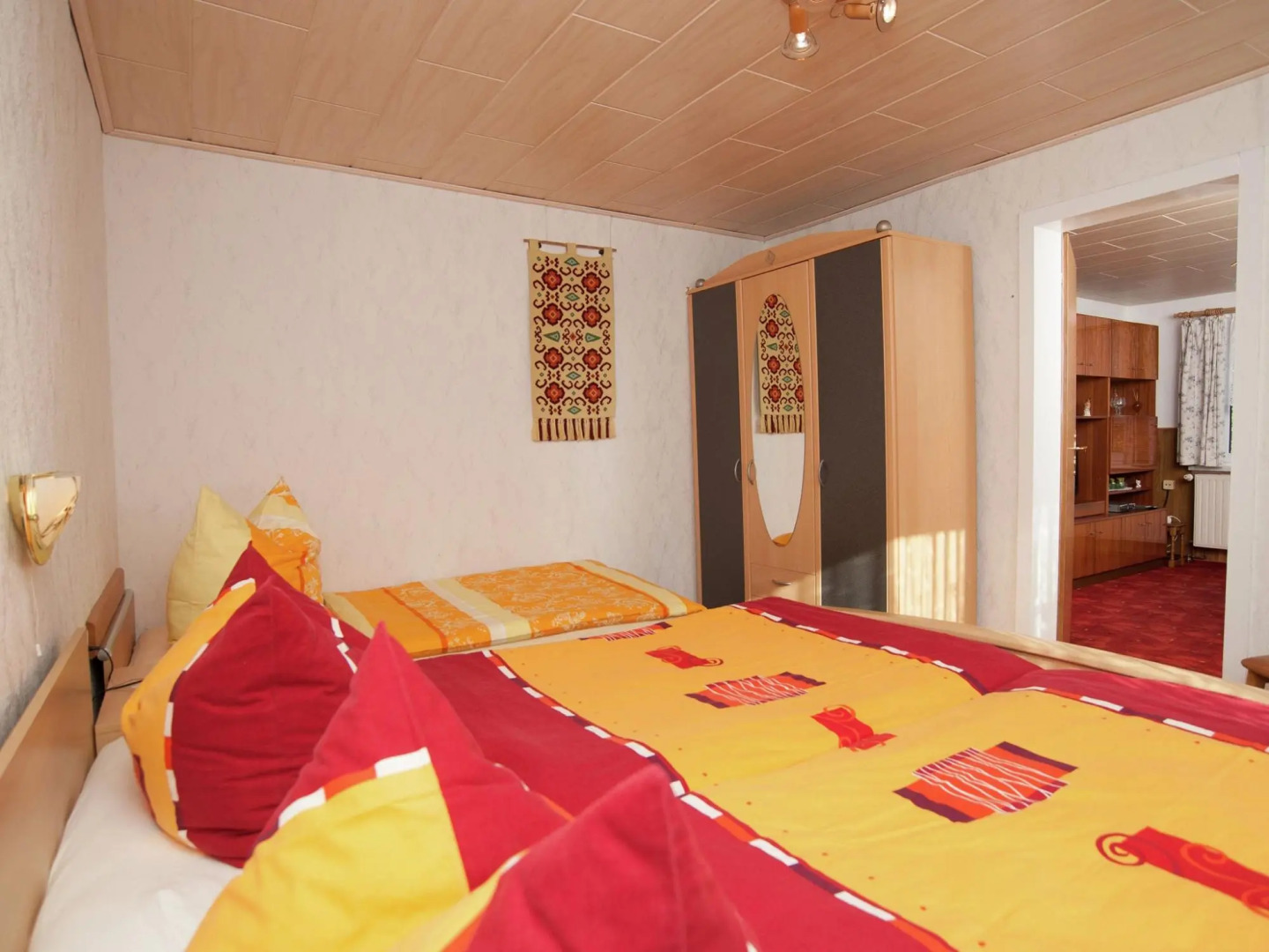 Quiet Cottage Near Trails