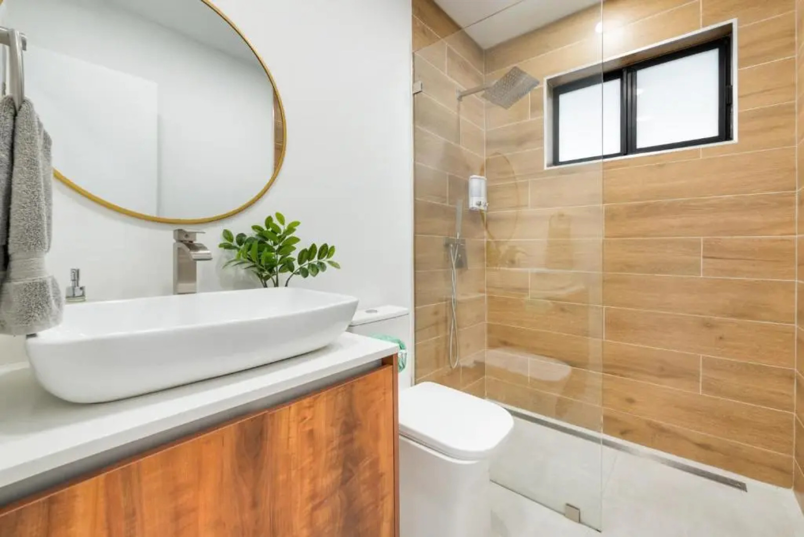 Lux House w/Heated Pool,Jacuzzi ,Basketball Court