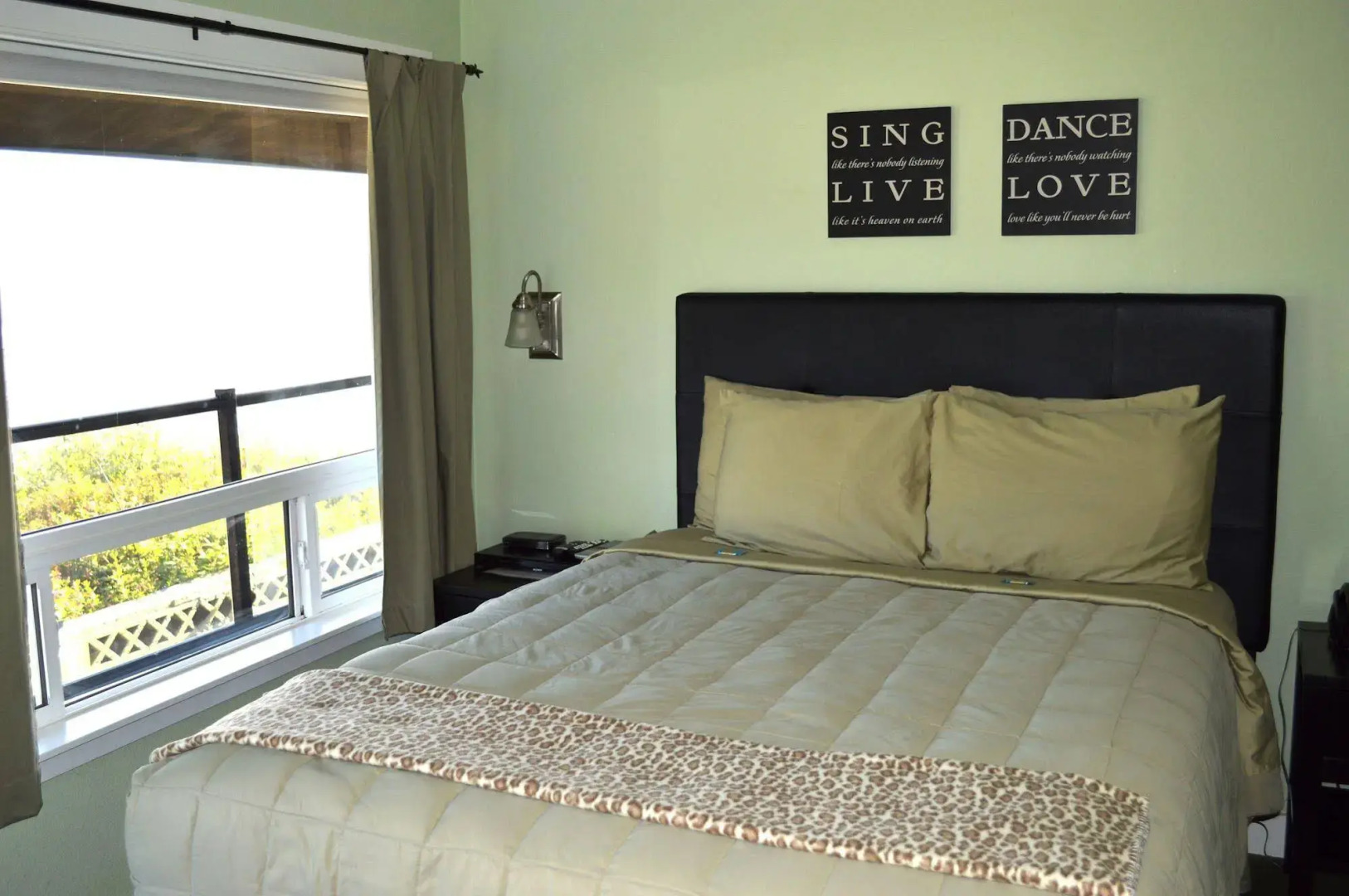 Beachfront Manor Hotel