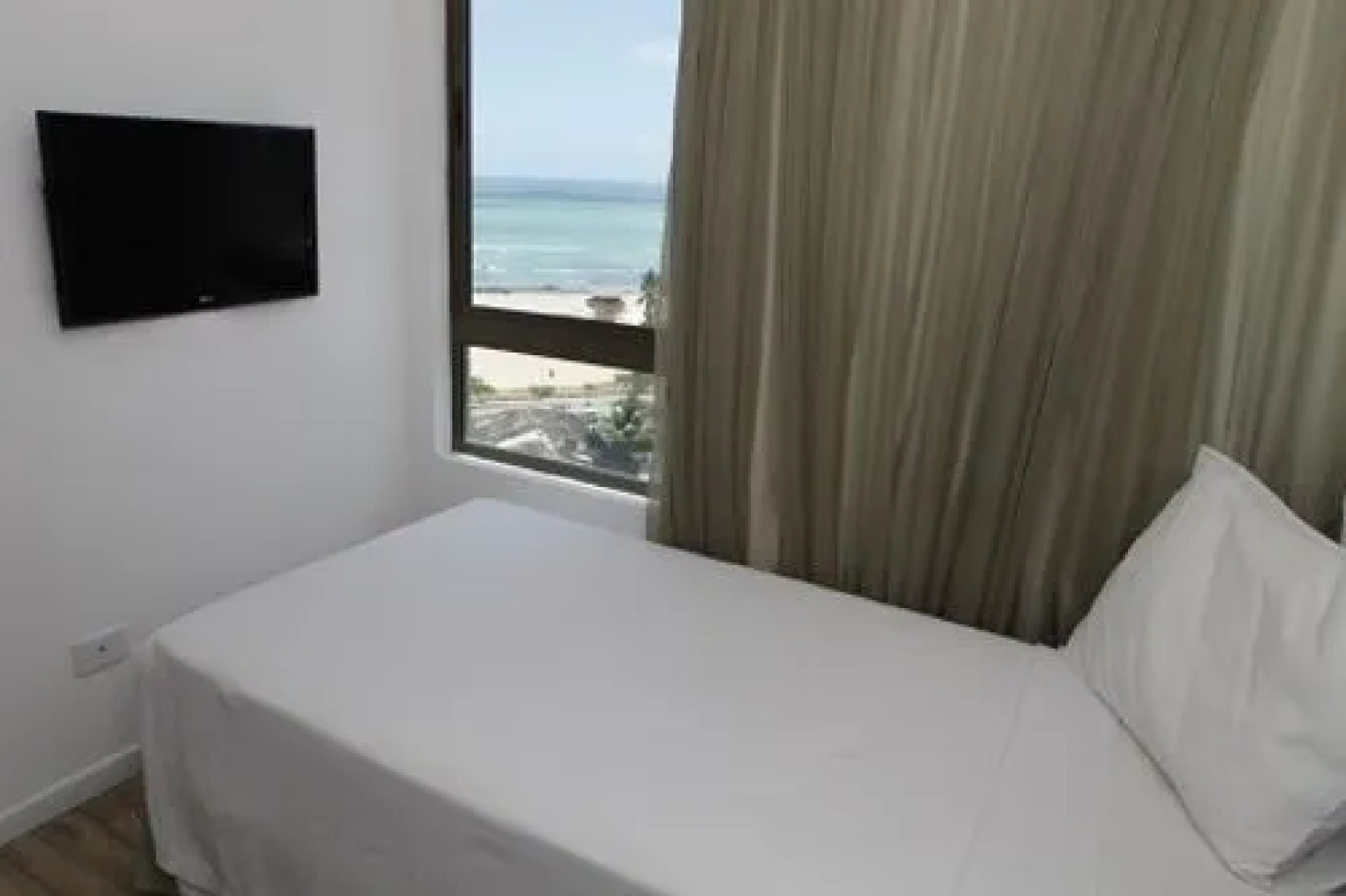 Beach Class Residence by Nobile