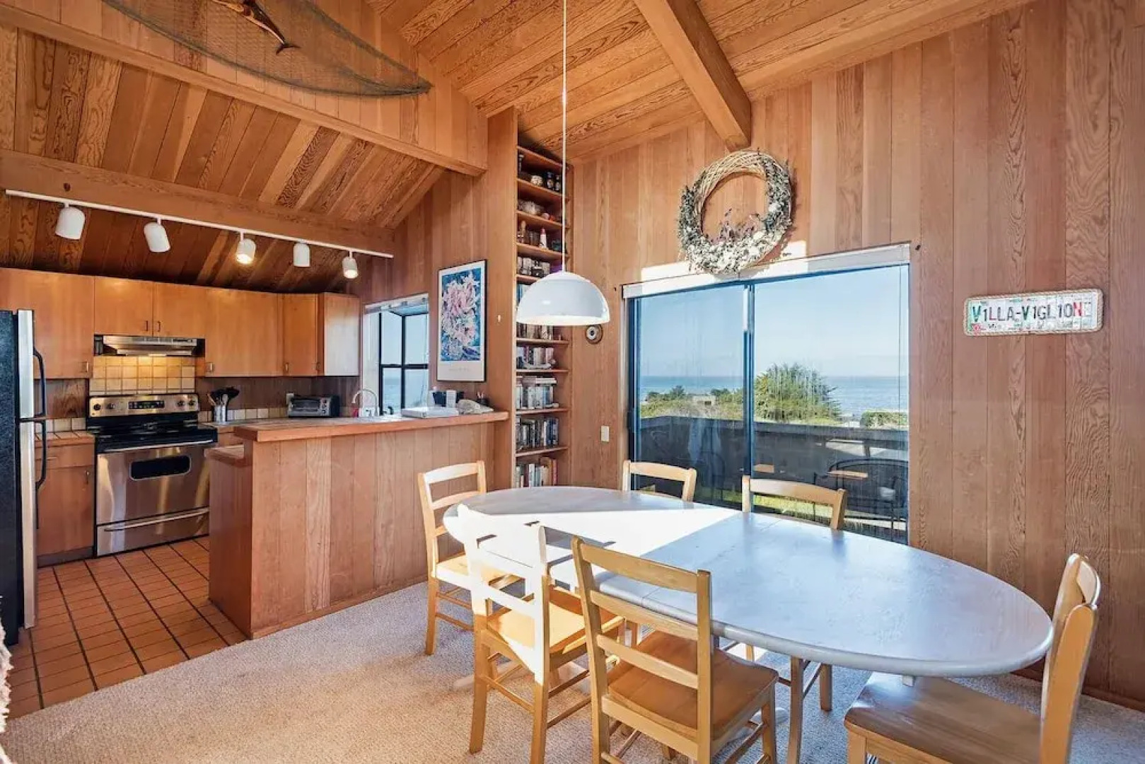 Viglione Fireplace, Hot Tub, & Ocean Views