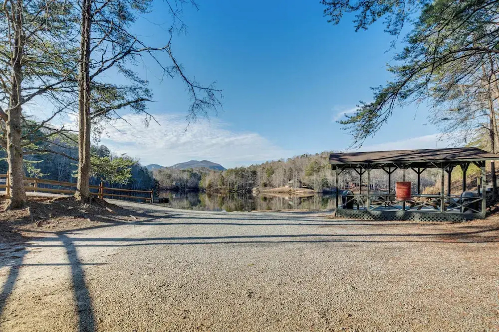Pet-friendly Cabin w/ Loft: 5 Mi to Lake Lure!