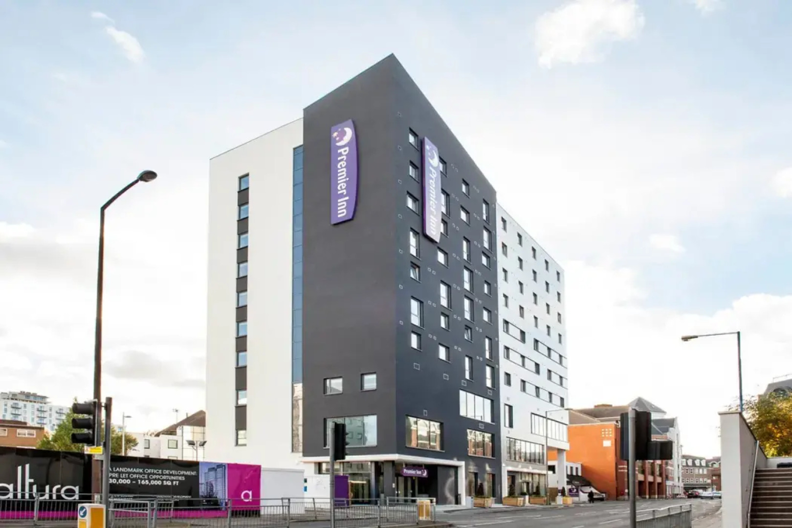 Premier Inn Woking Town Centre