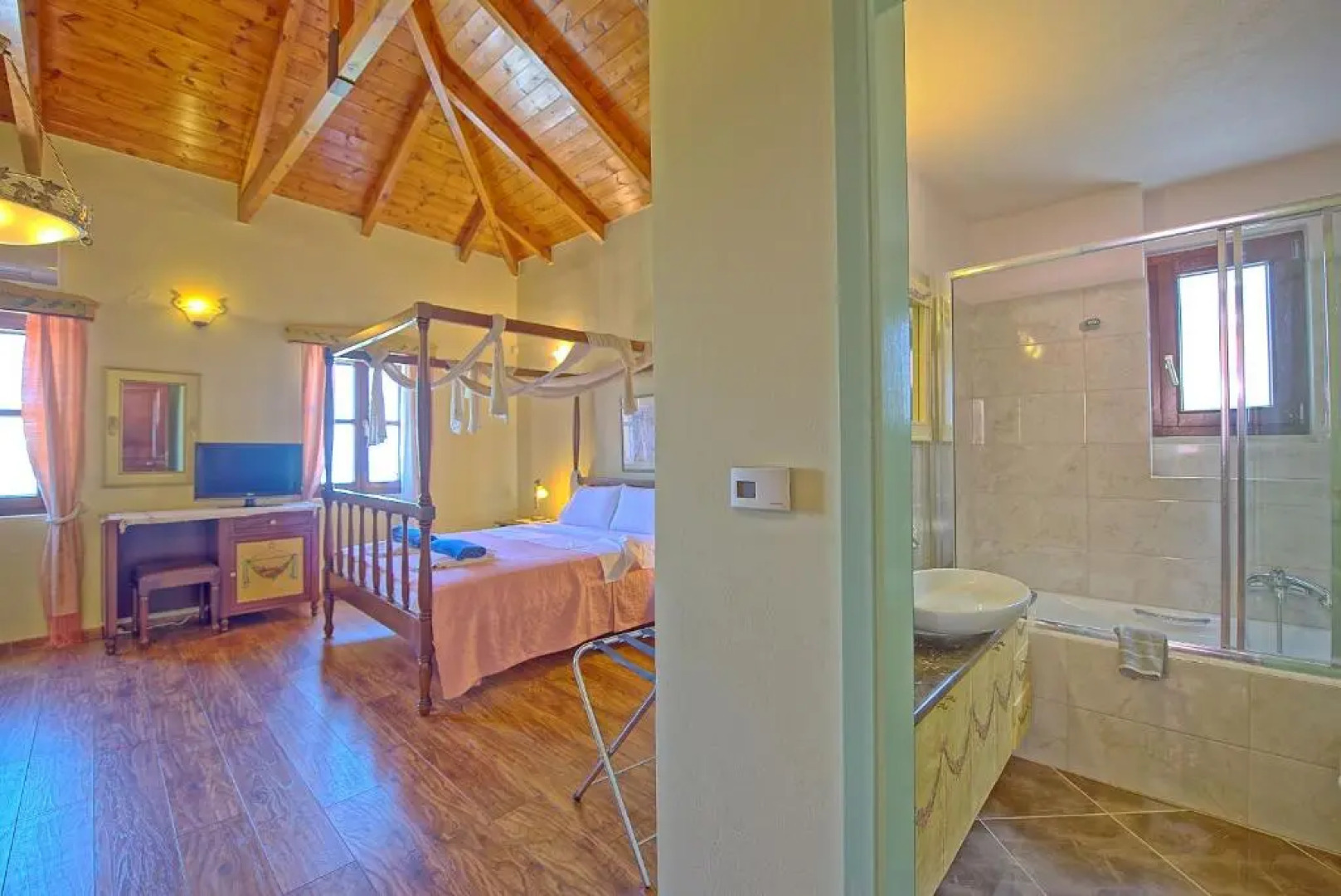 Villa Rodanthi by MediterraneanVillas