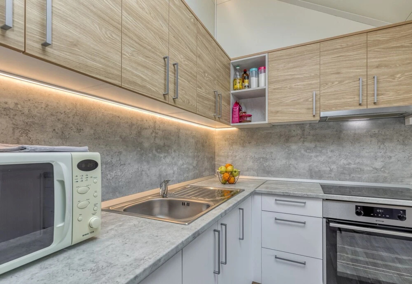 Pool & Whirlpool Villa Art Three