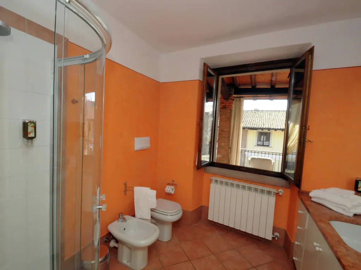 Snug Apartment in Monticelli Brusati near lake Iseo