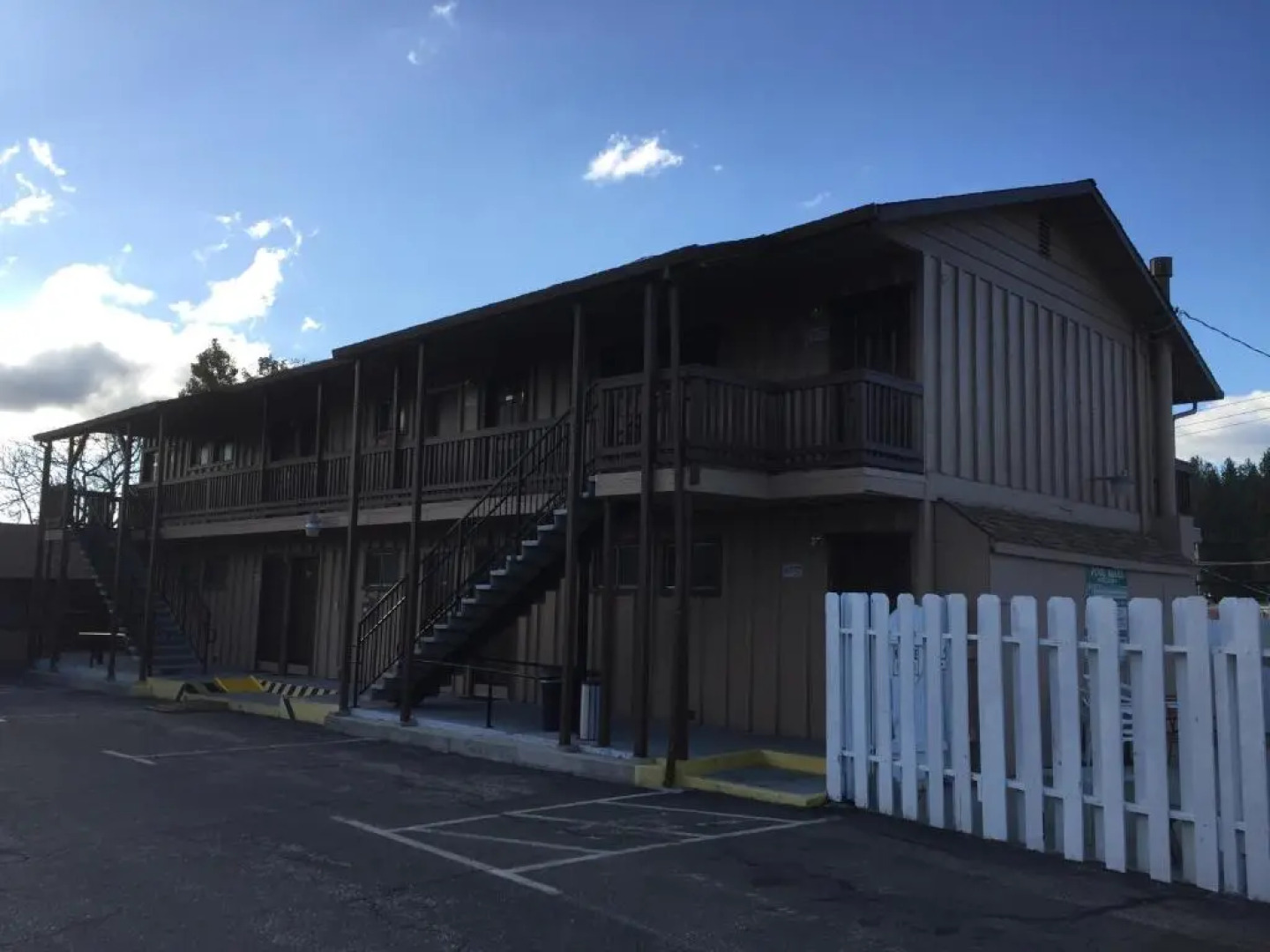 Holiday Lodge Grass Valley