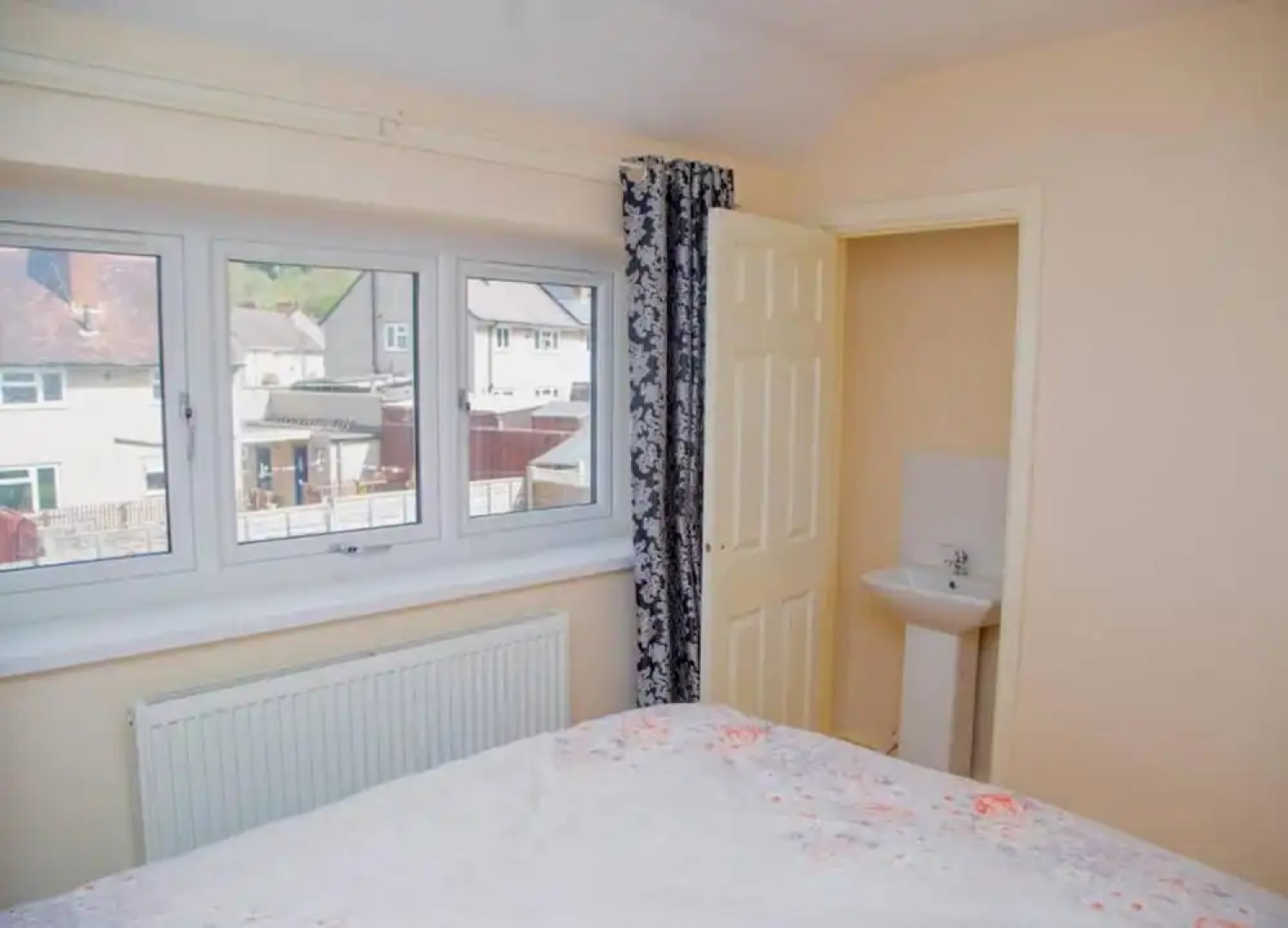 2bed House- Dudley-garden-wifi-tv