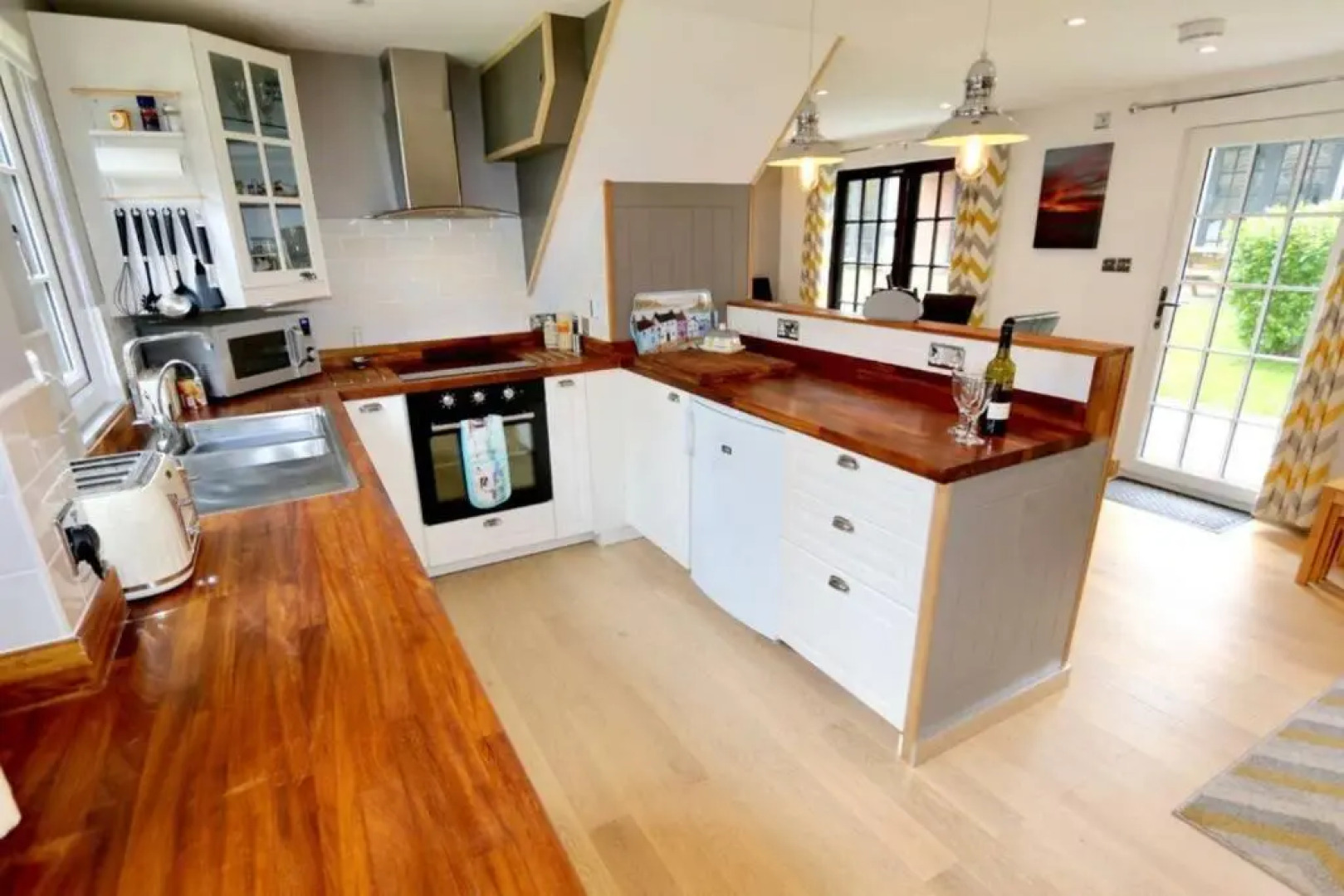 20 Tudor Court " Four Star AA accommodation"