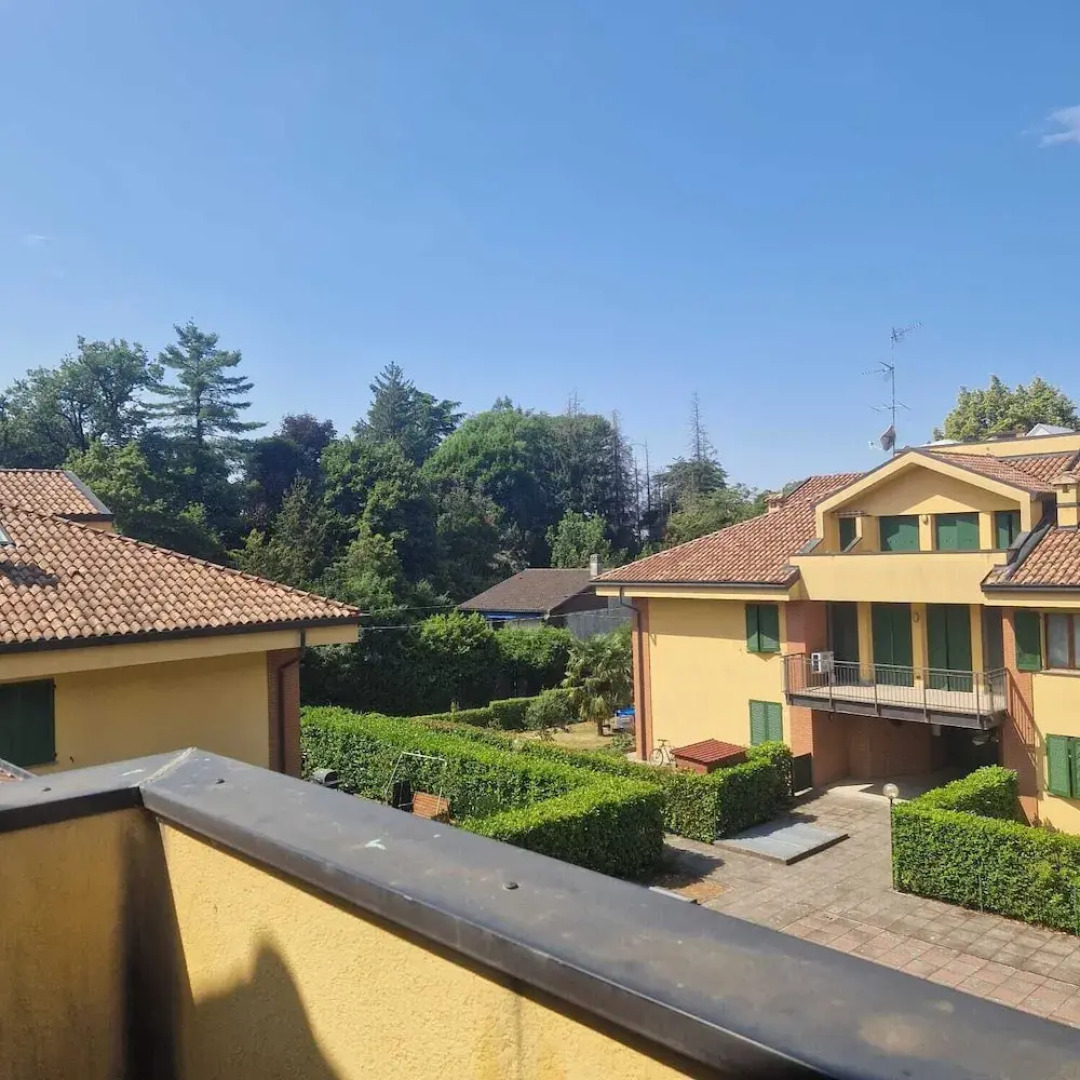 Modern Viggiù Suite Home