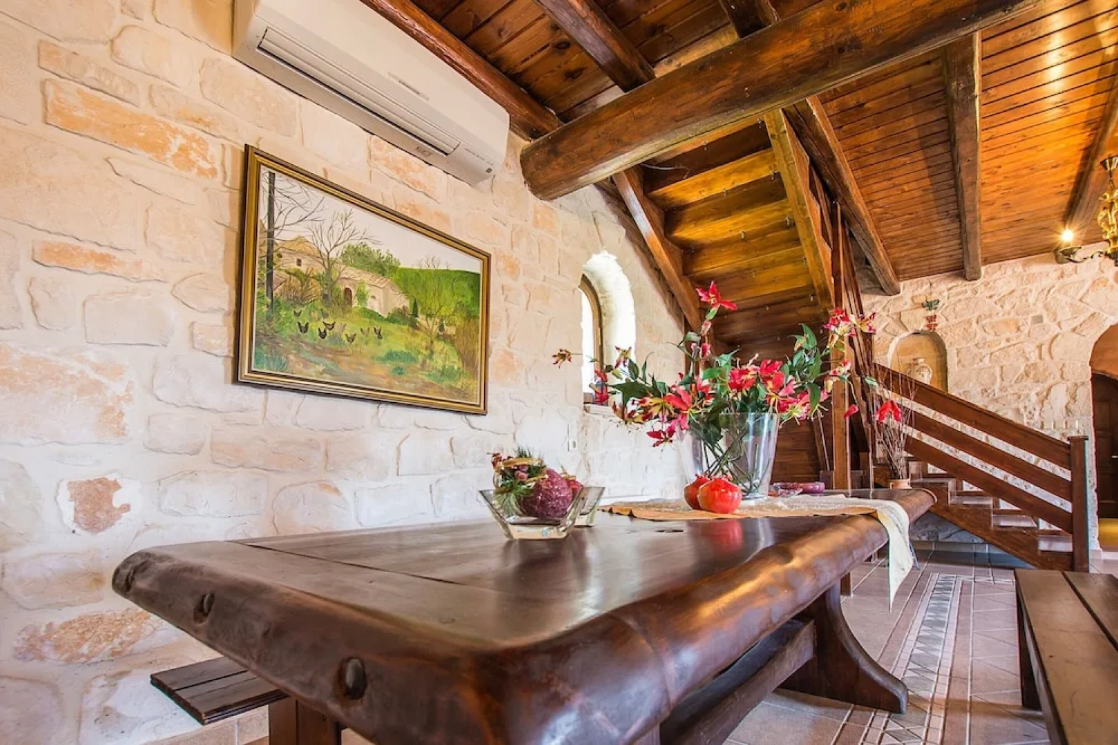 The Vivian - Luxury Stone Villa