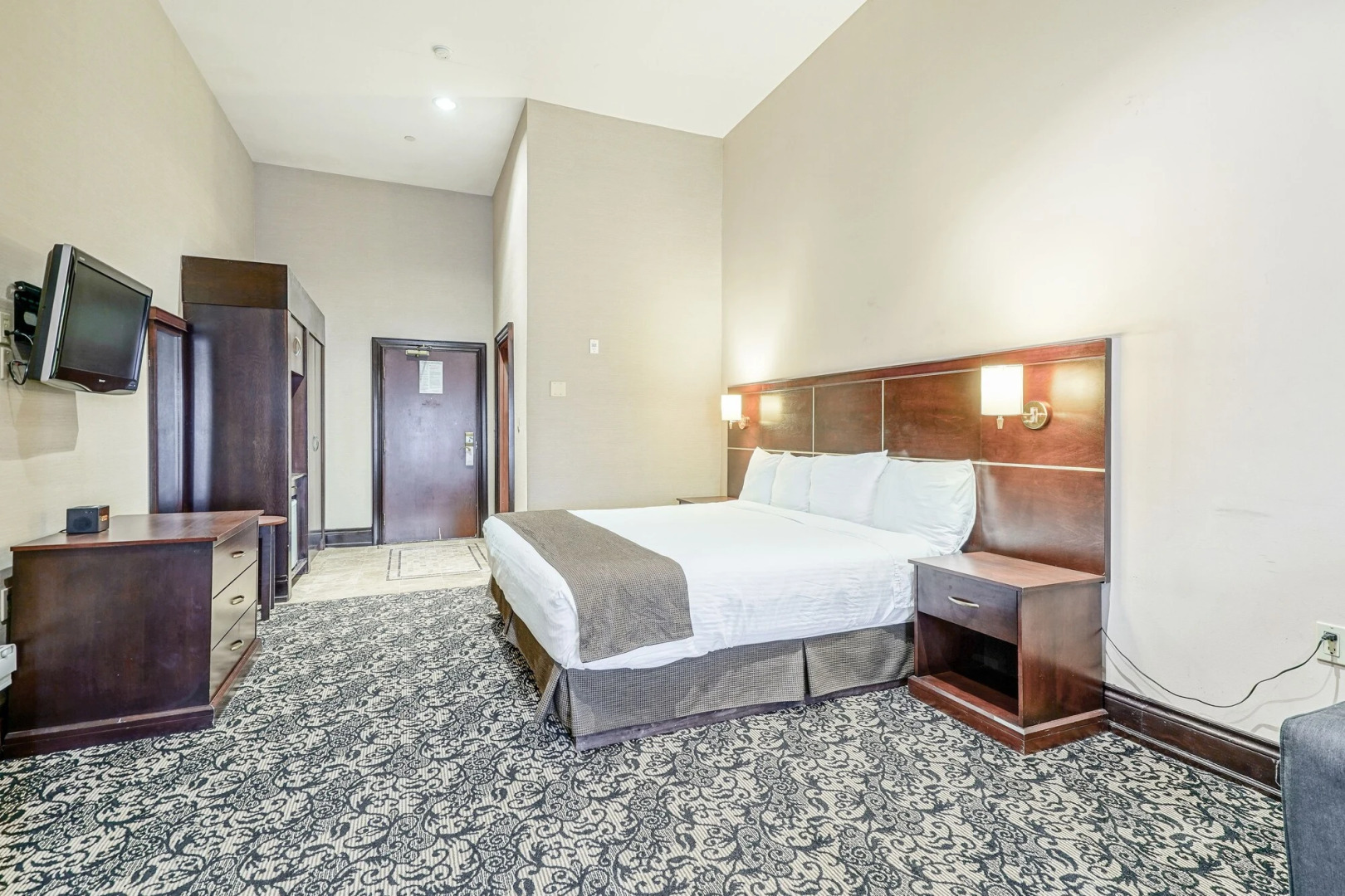 Woodbine Hotel and Suites