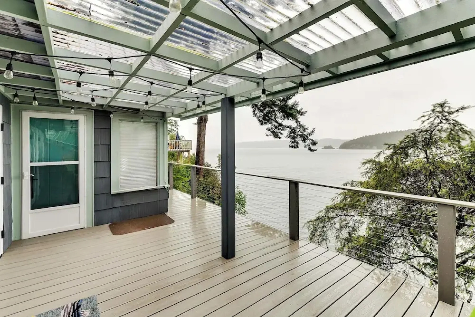 'the Nest' Gorgeous Waterfront La Conner Getaway!