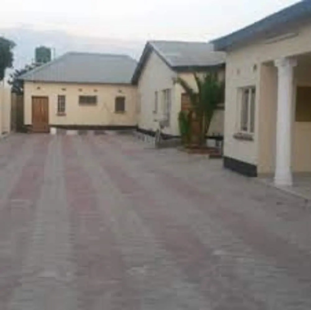 Kutwingi Lodge and Apartments