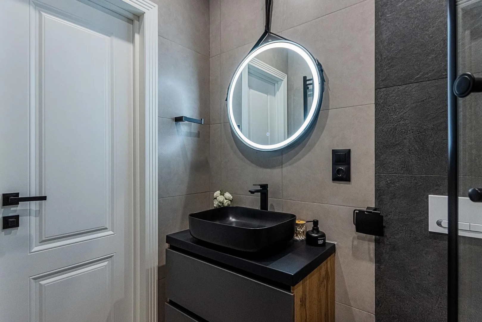 2ROOMS (2РУМС) на улице Максима Горького