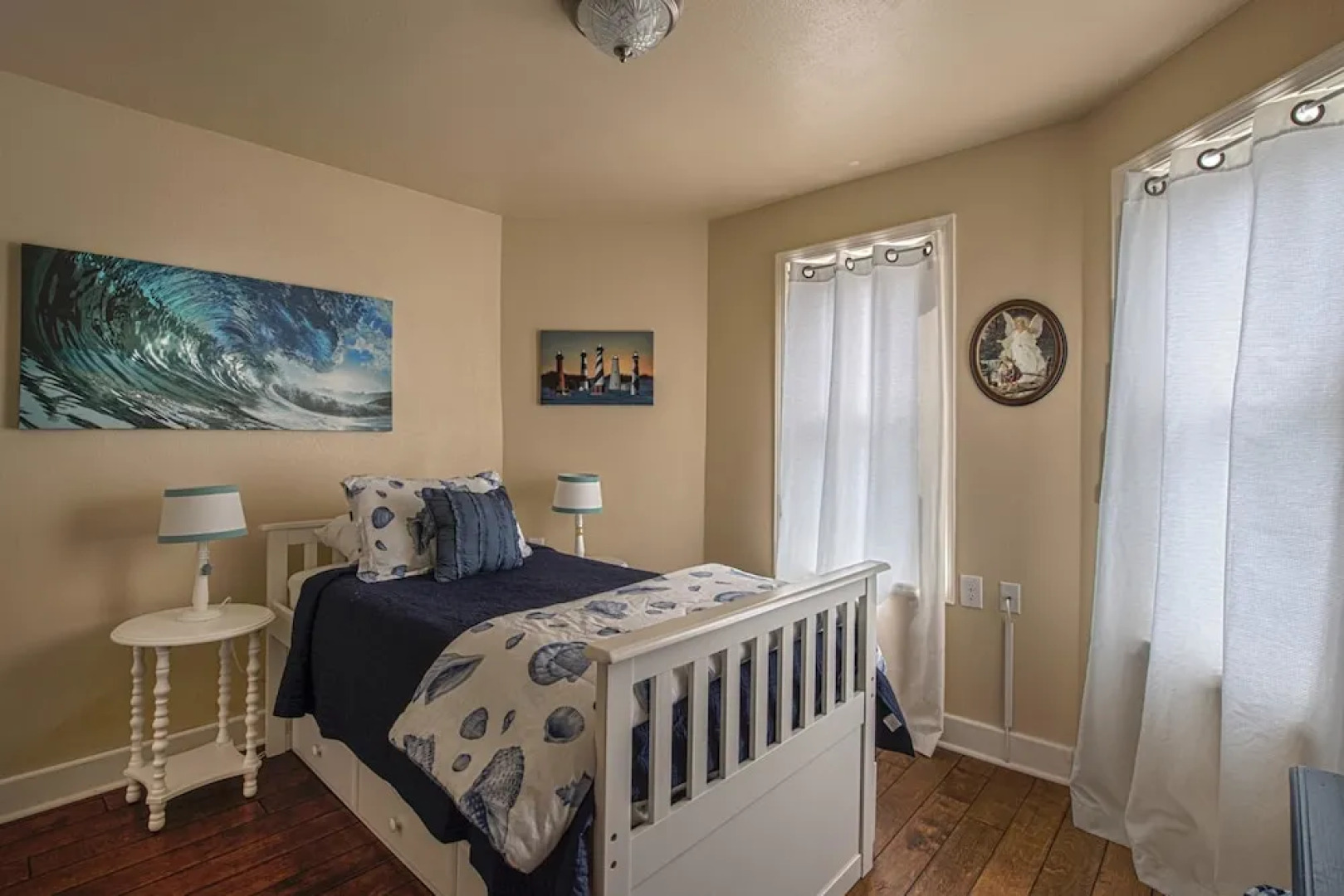 3729 Ocean Park Sanctuary