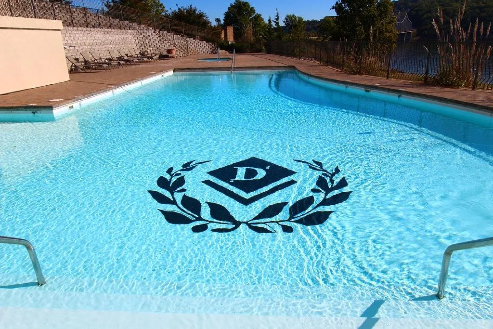 D'Monaco Luxury Resort