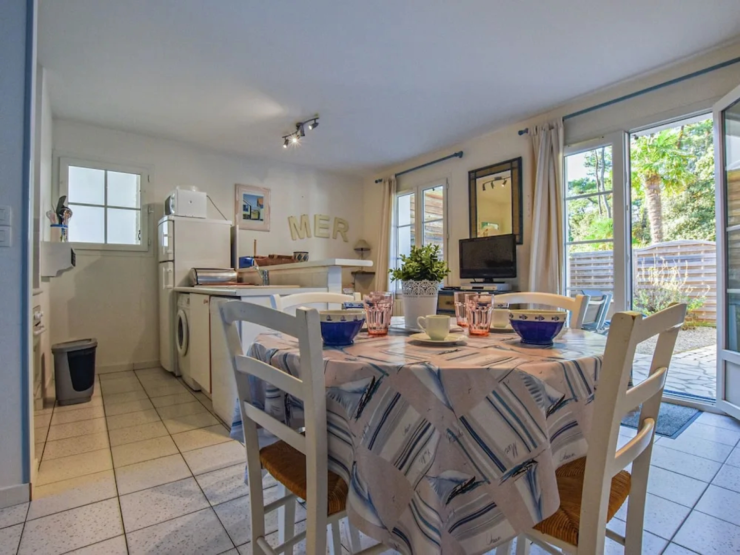 Cozy Holiday Home in Sainte-Marie-de-Re near Sea