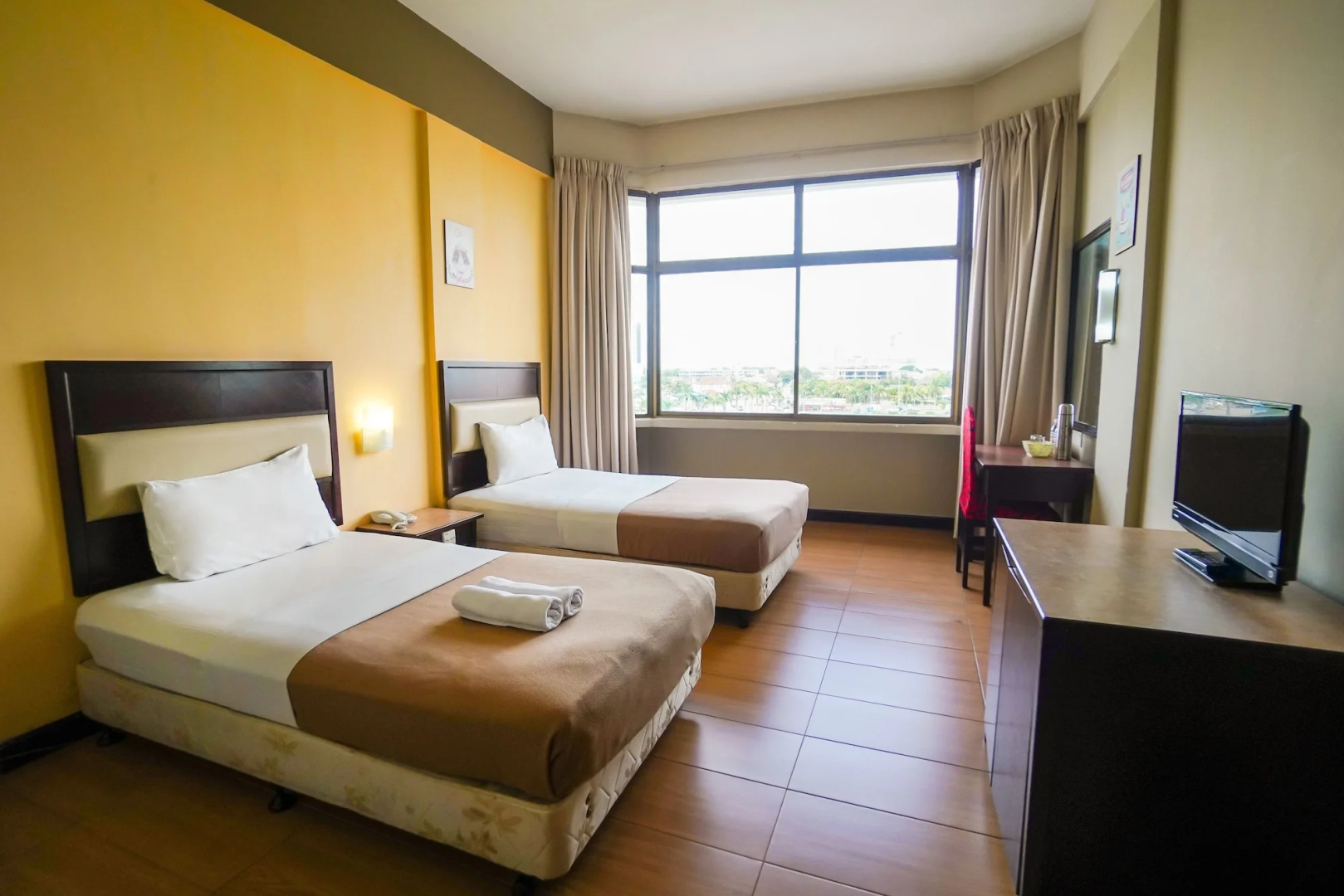 Lodge 18 Hotel